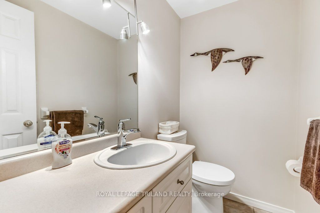 245 Currie Boulevard Property Photo 25
