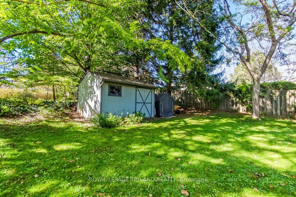 245 Currie Boulevard Property Photo 33