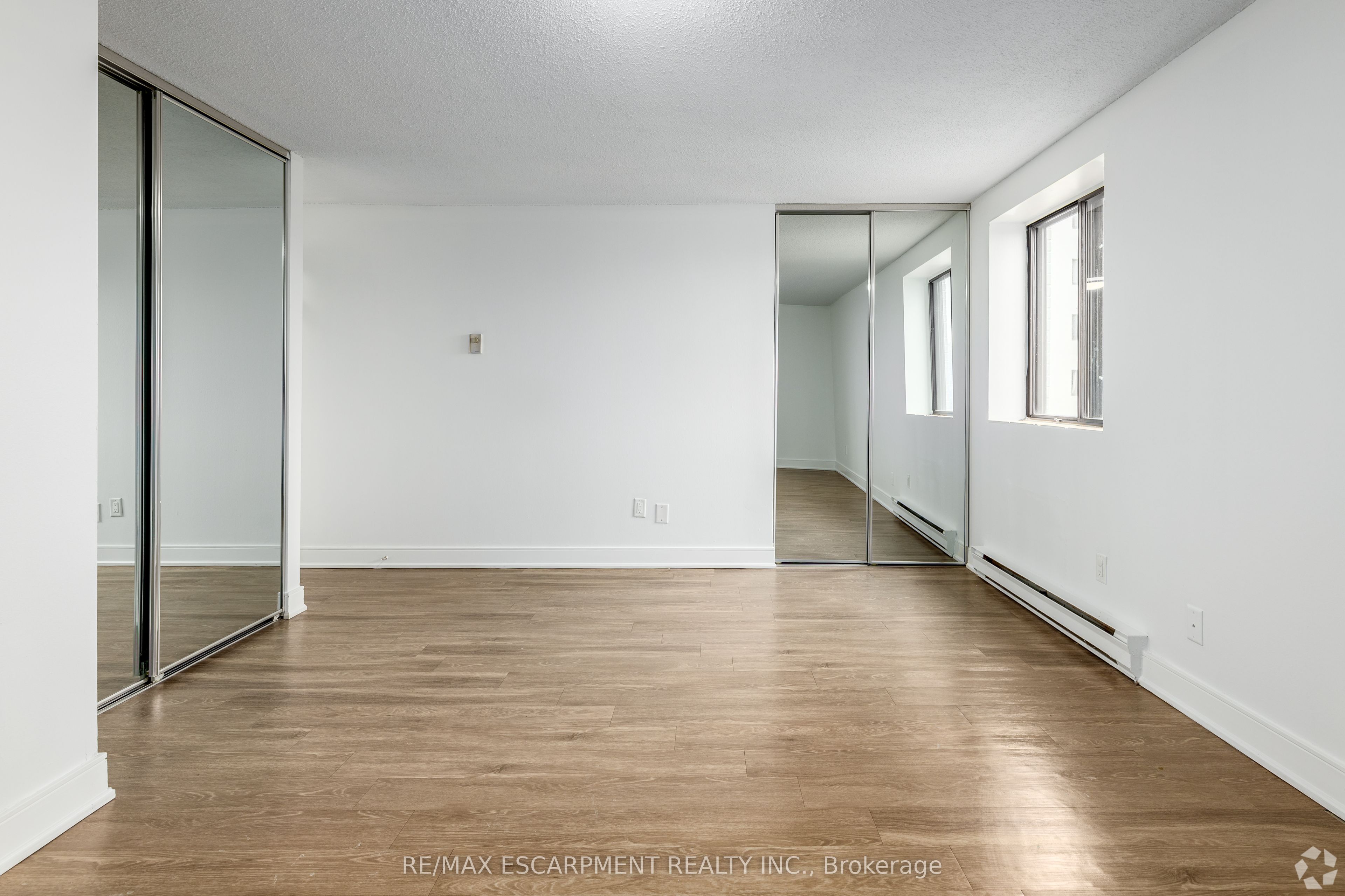 565 Belmont Avenue W 0033 Property Photo 4