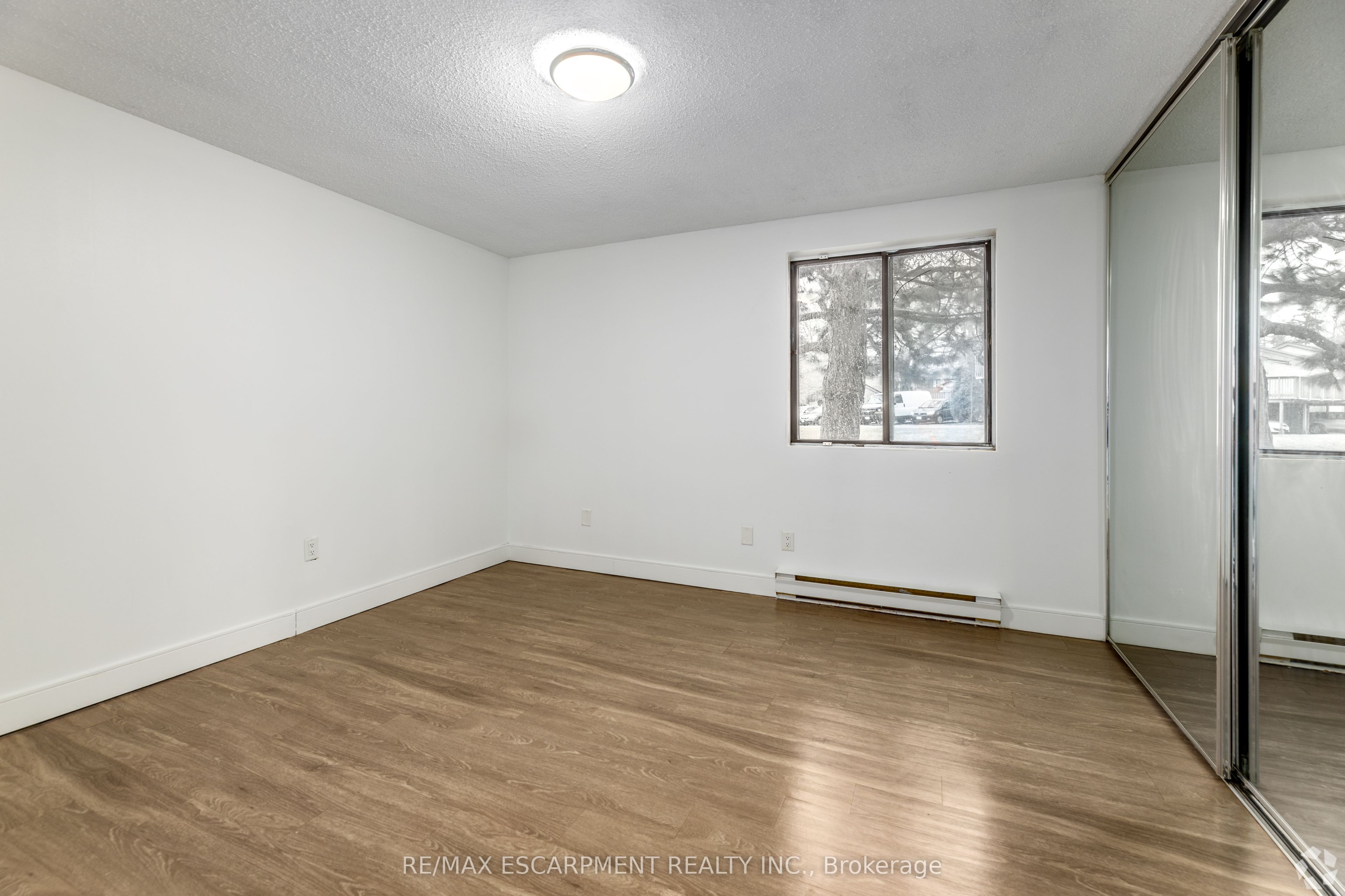 565 Belmont Avenue W 0033 Property Photo 6