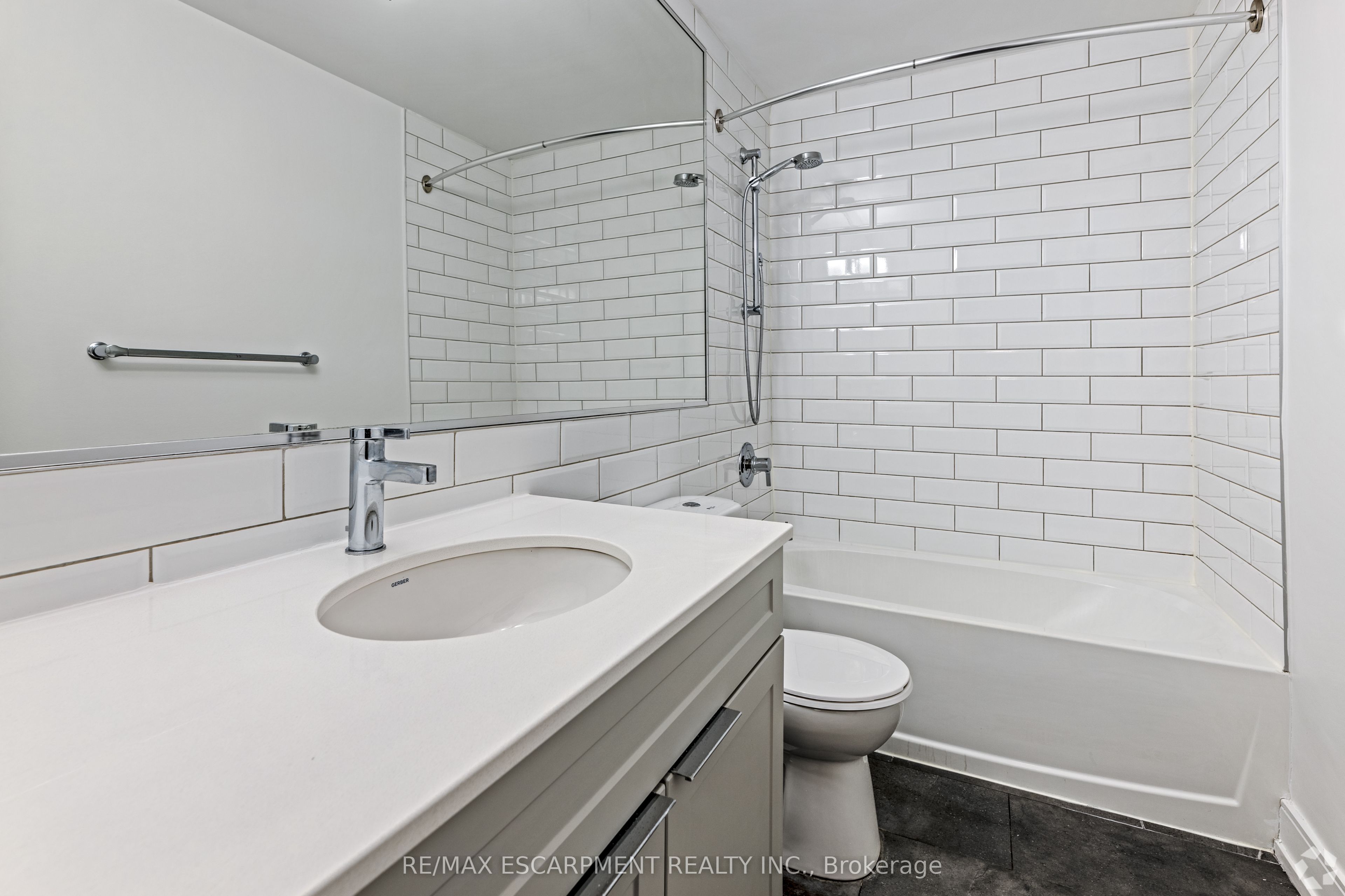 565 Belmont Avenue W 0033 Property Photo 7