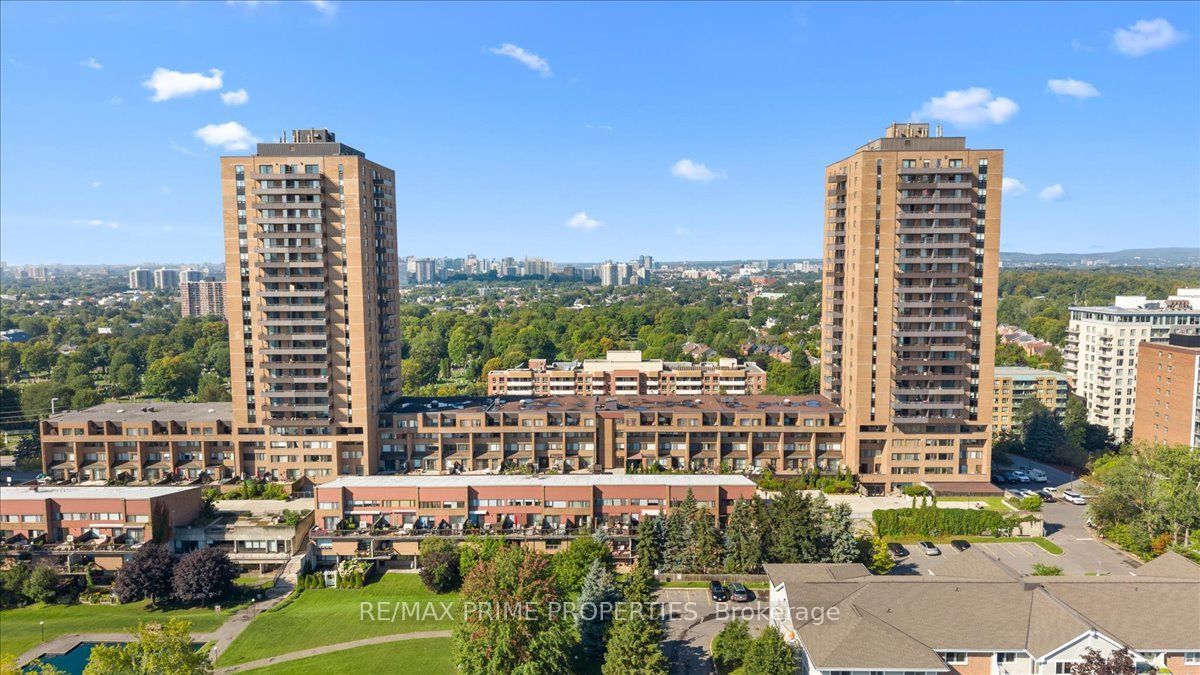 525 St. Laurent Boulevard 4 Property Photo 1