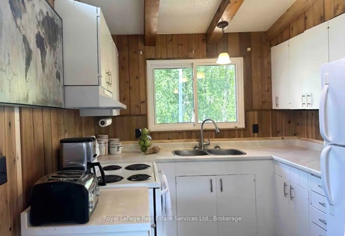 166 Moorings Drive Property Photo 10