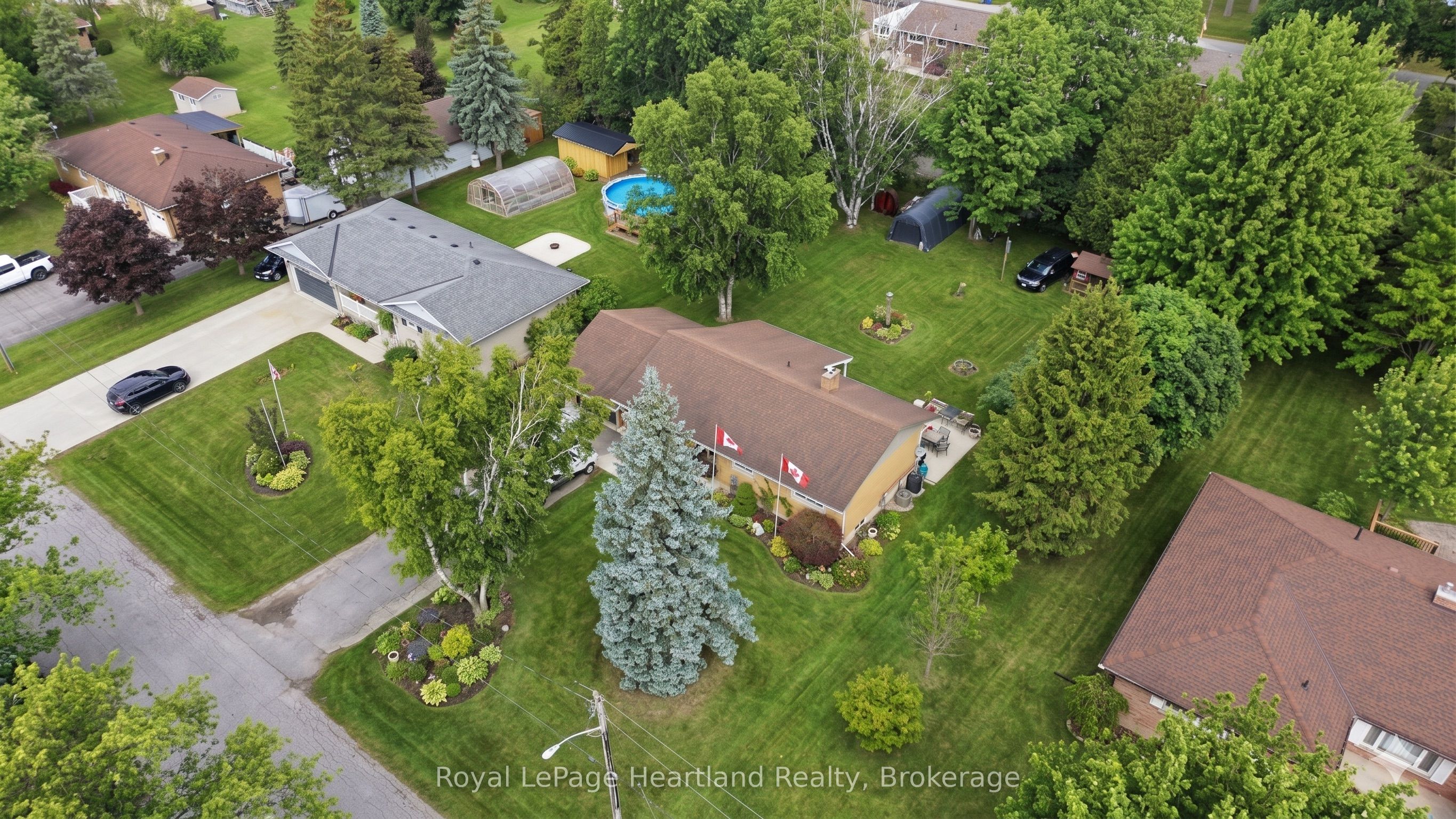 292 Wellington Street Property Photo 2