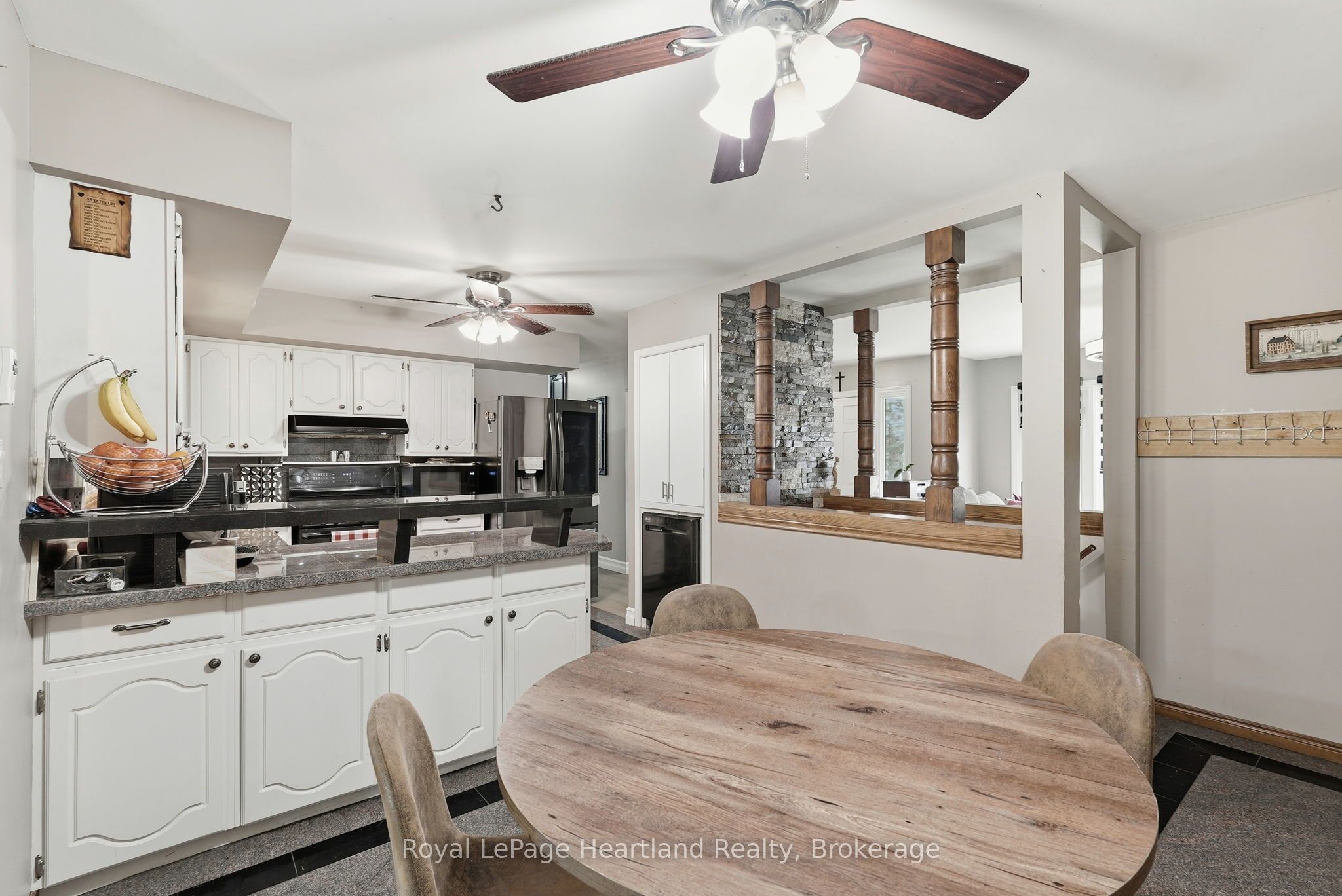 292 Wellington Street Property Photo 9
