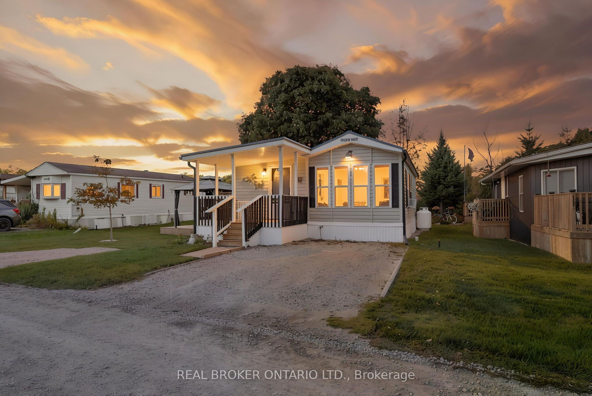 495856 10th Line E 60 Property Photo 1