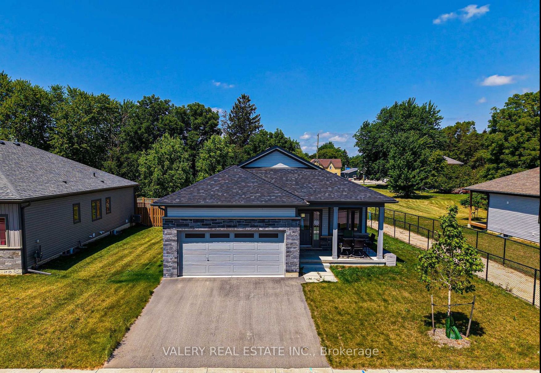 142 Ellen Street Property Photo 1