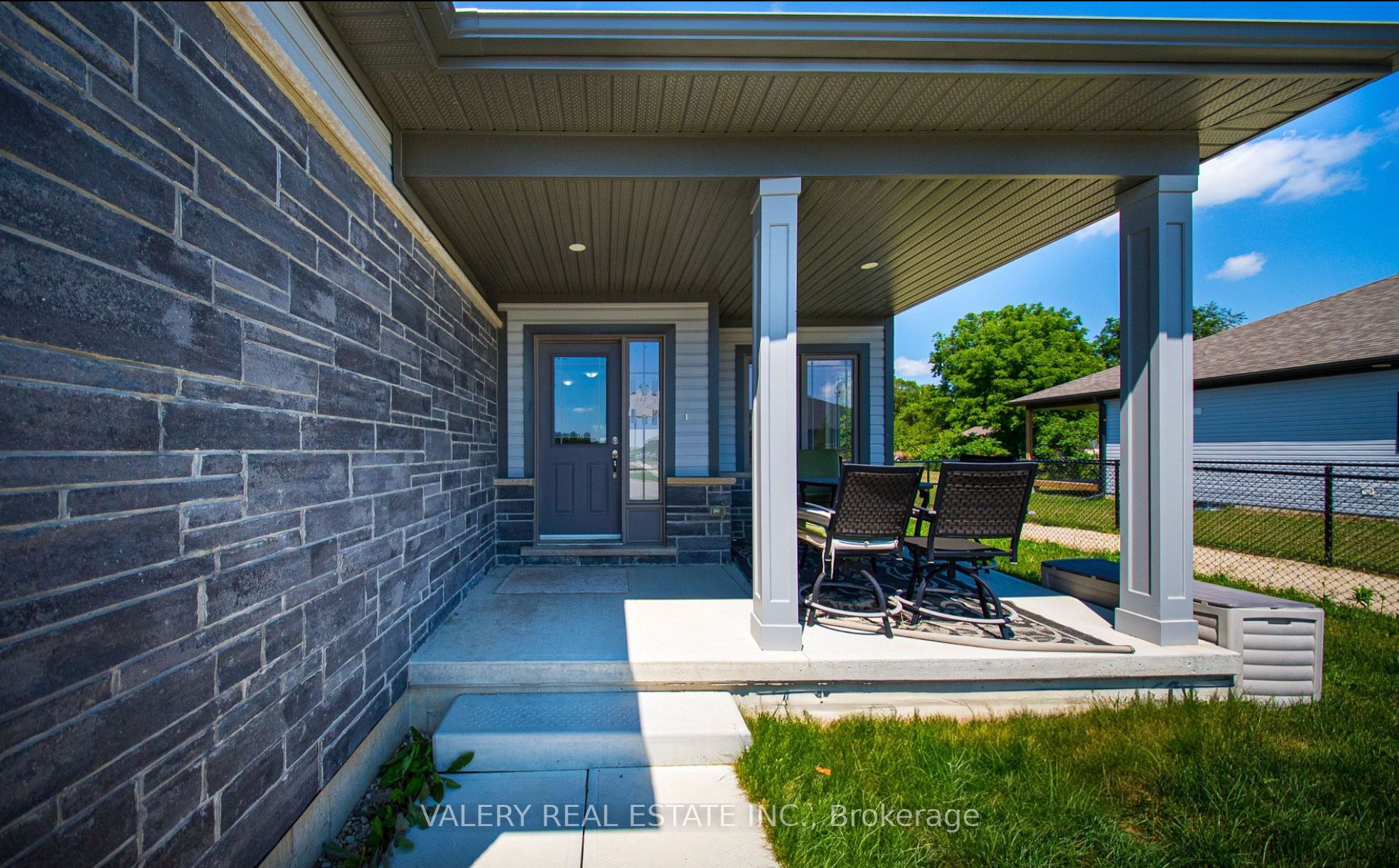 142 Ellen Street Property Photo 4