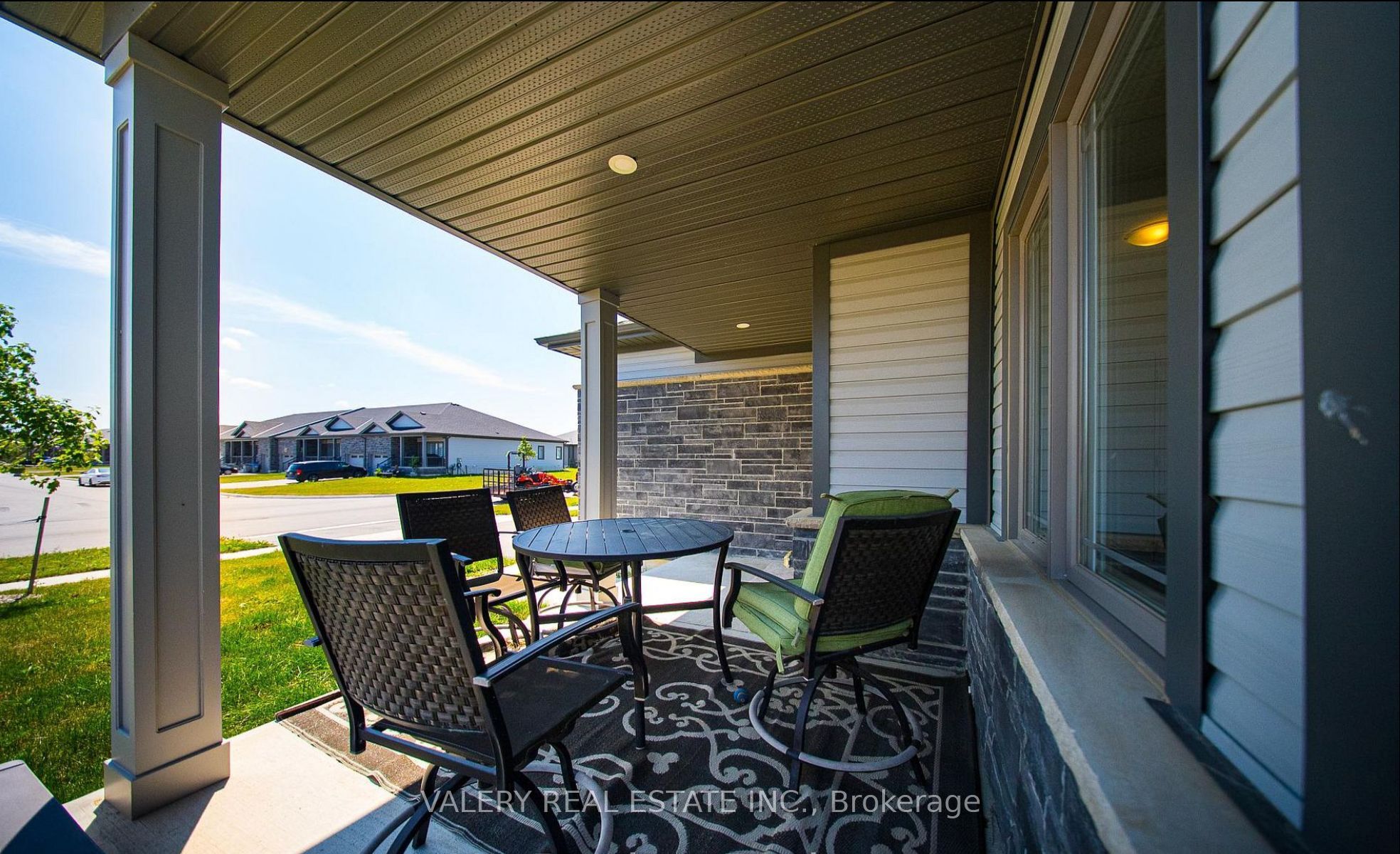 142 Ellen Street Property Photo 5