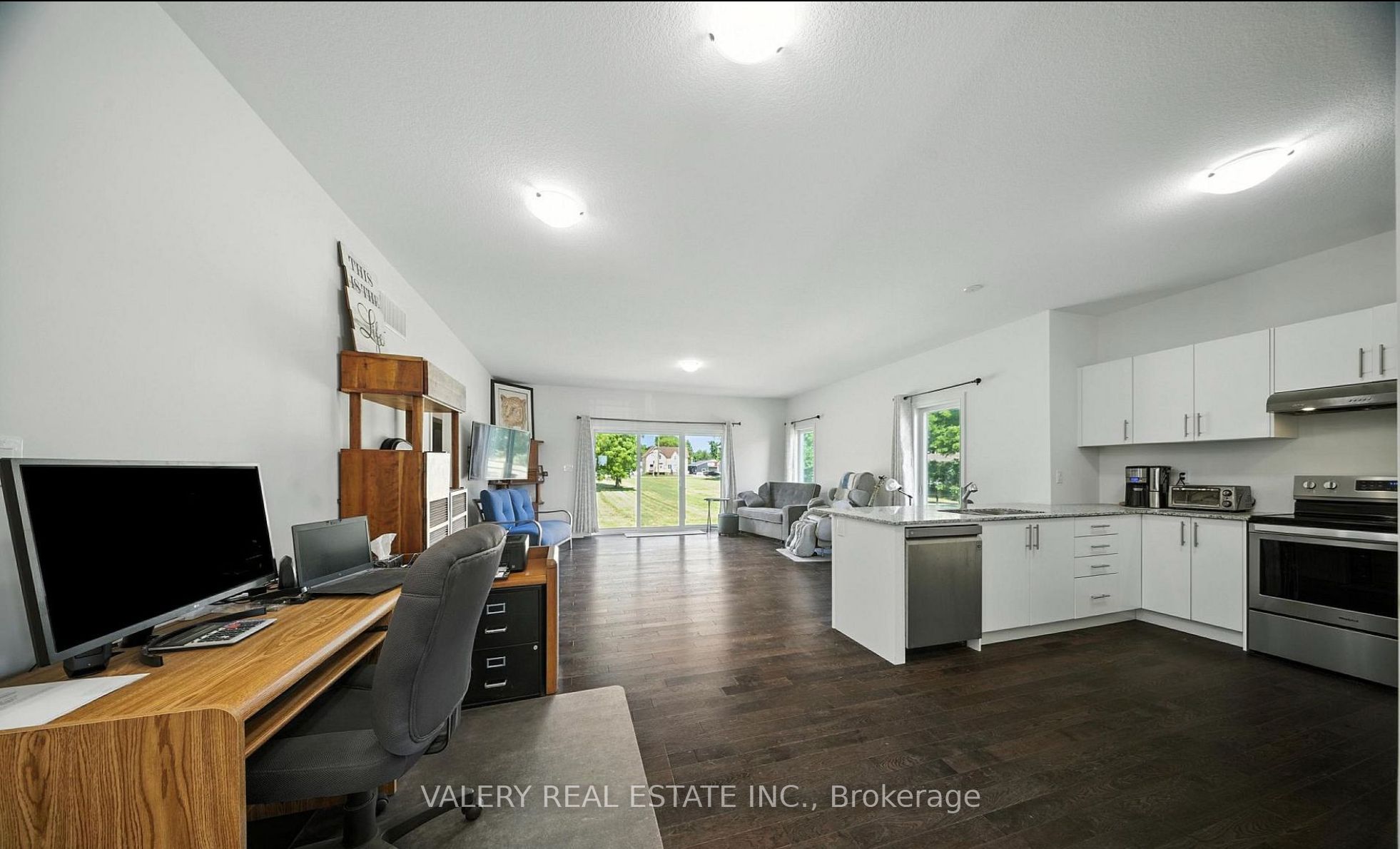 142 Ellen Street Property Photo 8