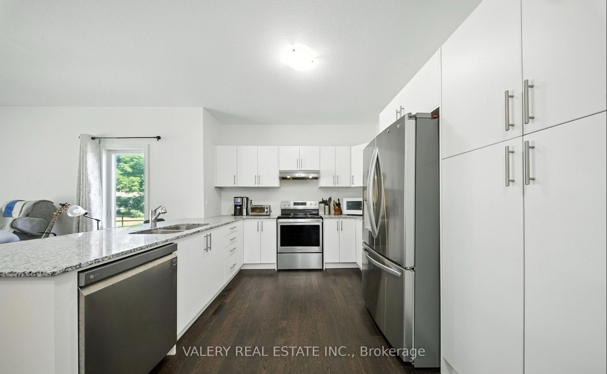 142 Ellen Street Property Photo 9