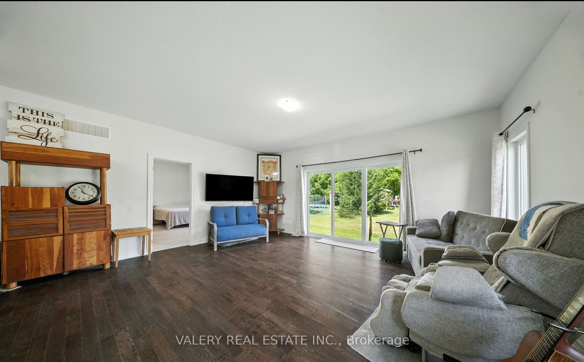 142 Ellen Street Property Photo 13