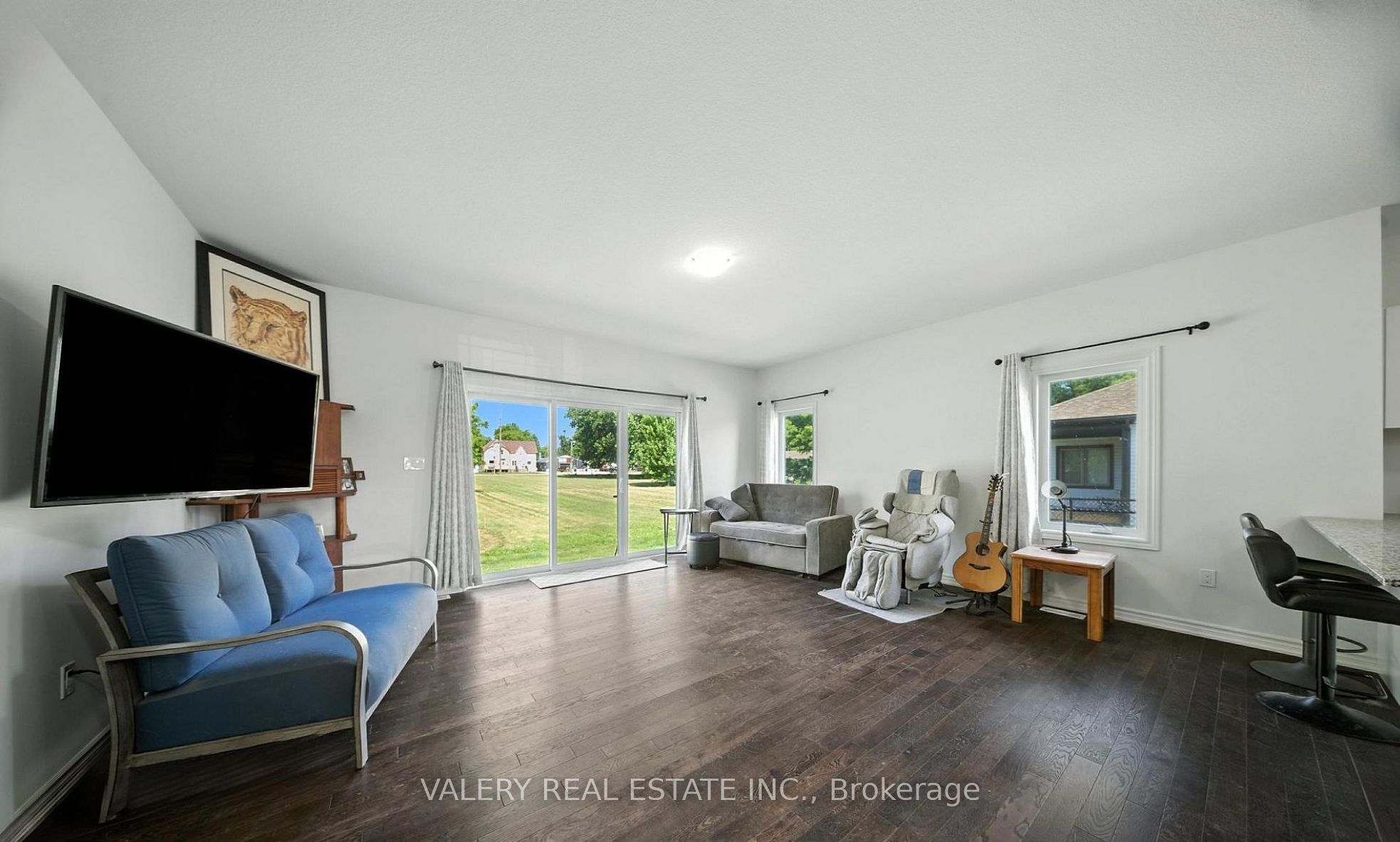 142 Ellen Street Property Photo 14
