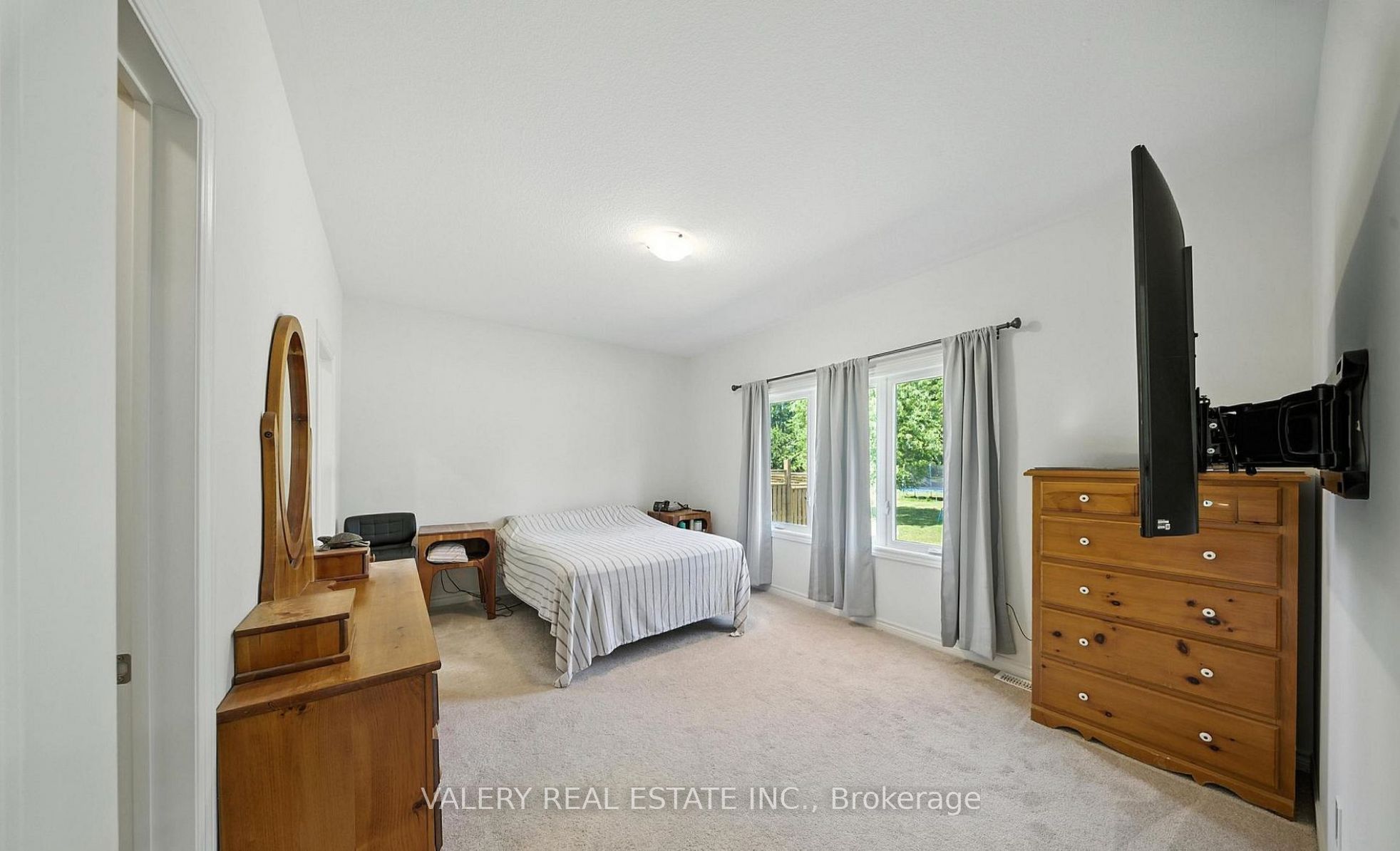 142 Ellen Street Property Photo 17