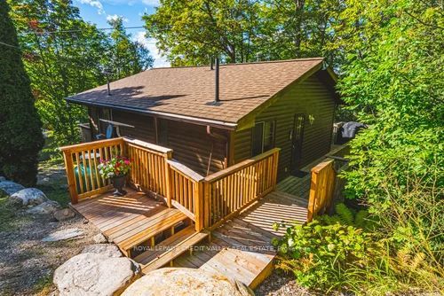 1064 Whiskey Jack Lane Property Photo 2