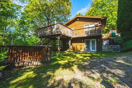 1064 Whiskey Jack Lane Property Photo 4
