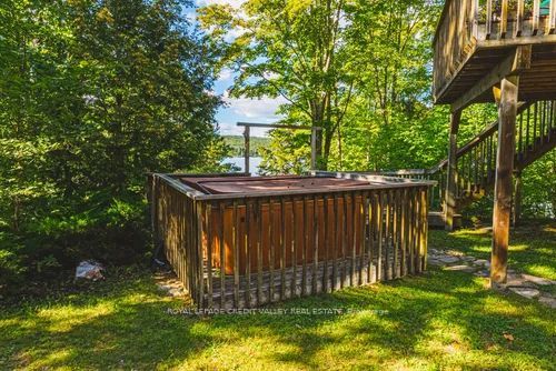 1064 Whiskey Jack Lane Property Photo 28