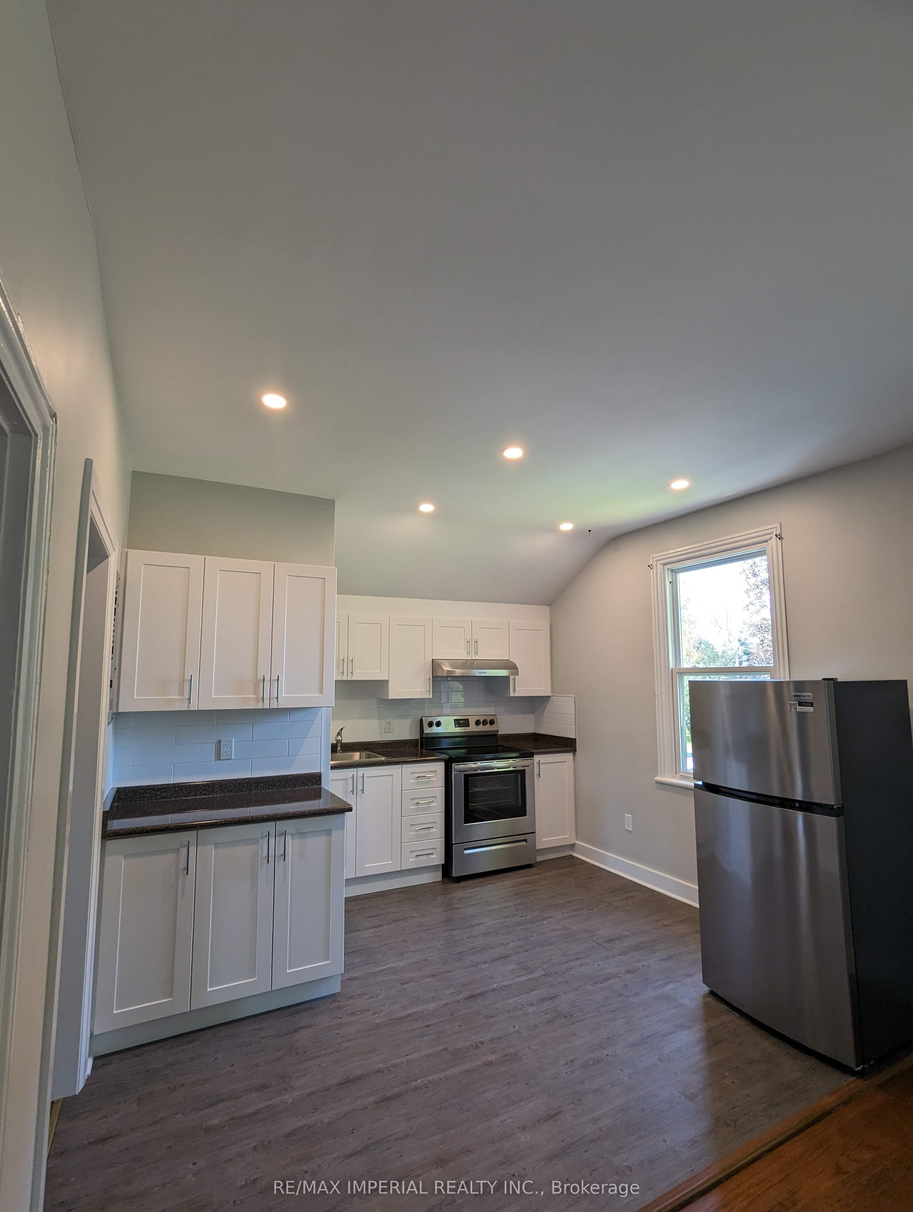 2 HURON Street Upper Property Photo 1