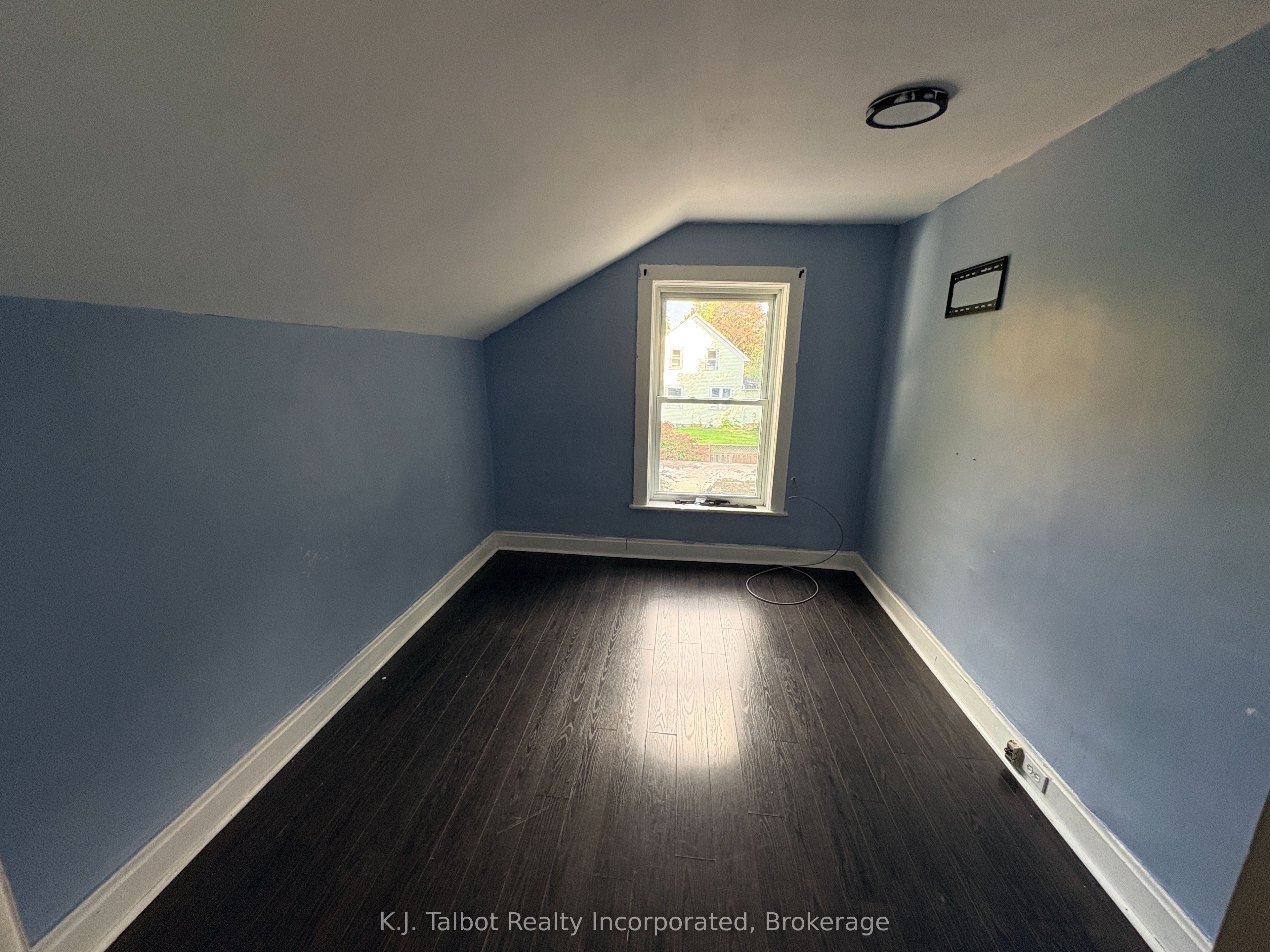 101-103 Bruce Street E Property Photo 17