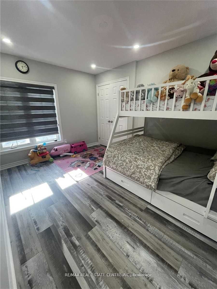 196 Woodbine Avenue A Property Photo 14