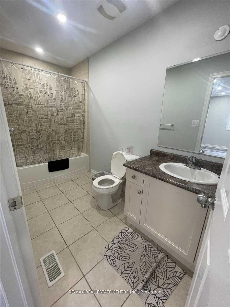 196 Woodbine Avenue A Property Photo 15