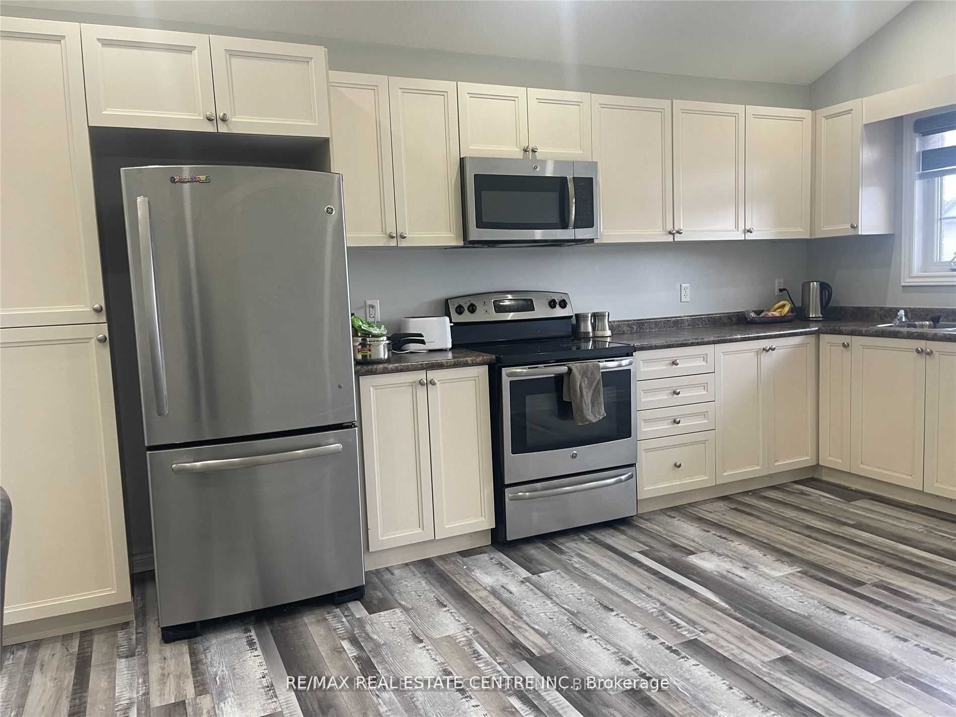 196 Woodbine Avenue A Property Photo 19