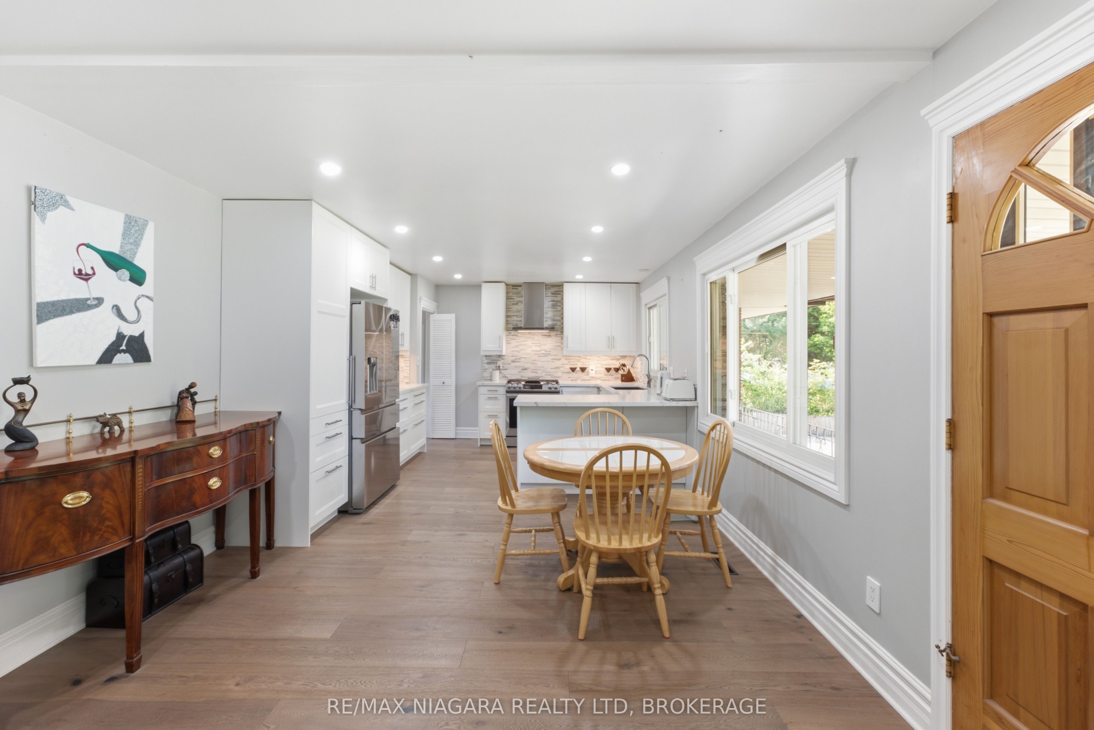 11 Richelieu Drive Property Photo 6
