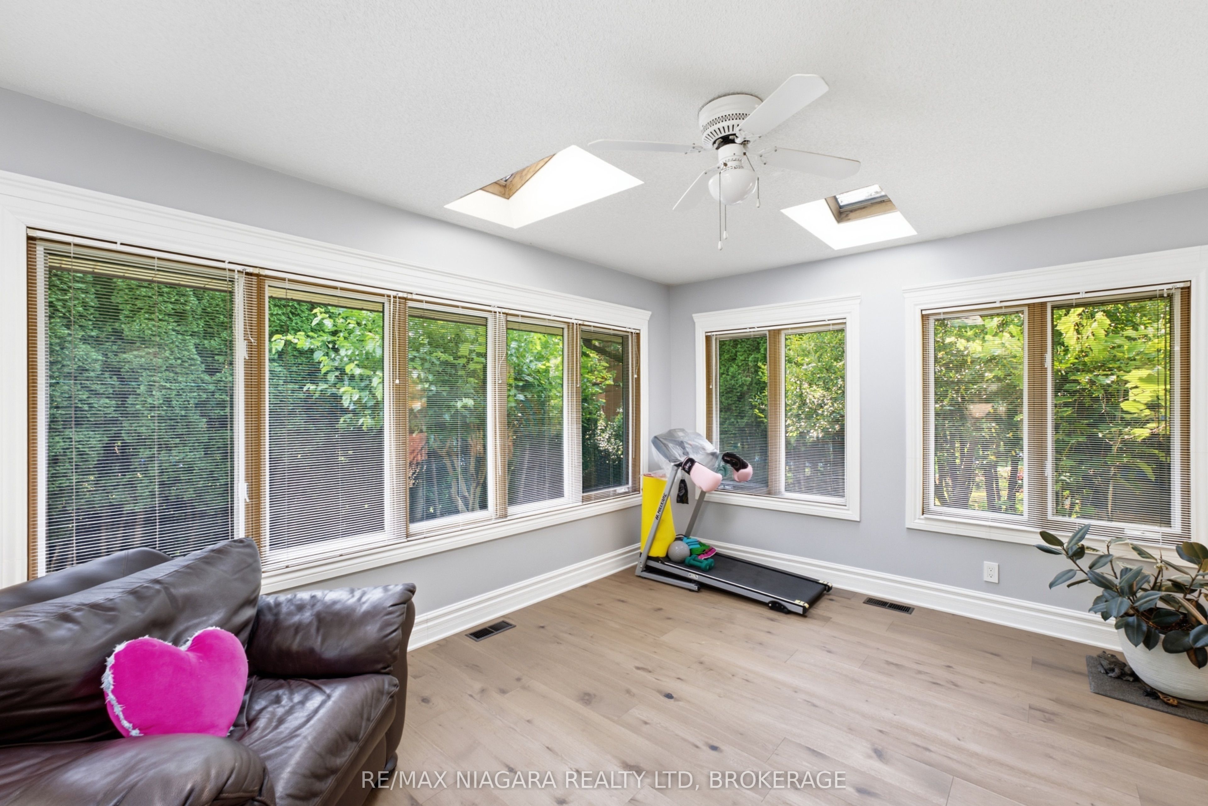 11 Richelieu Drive Property Photo 16