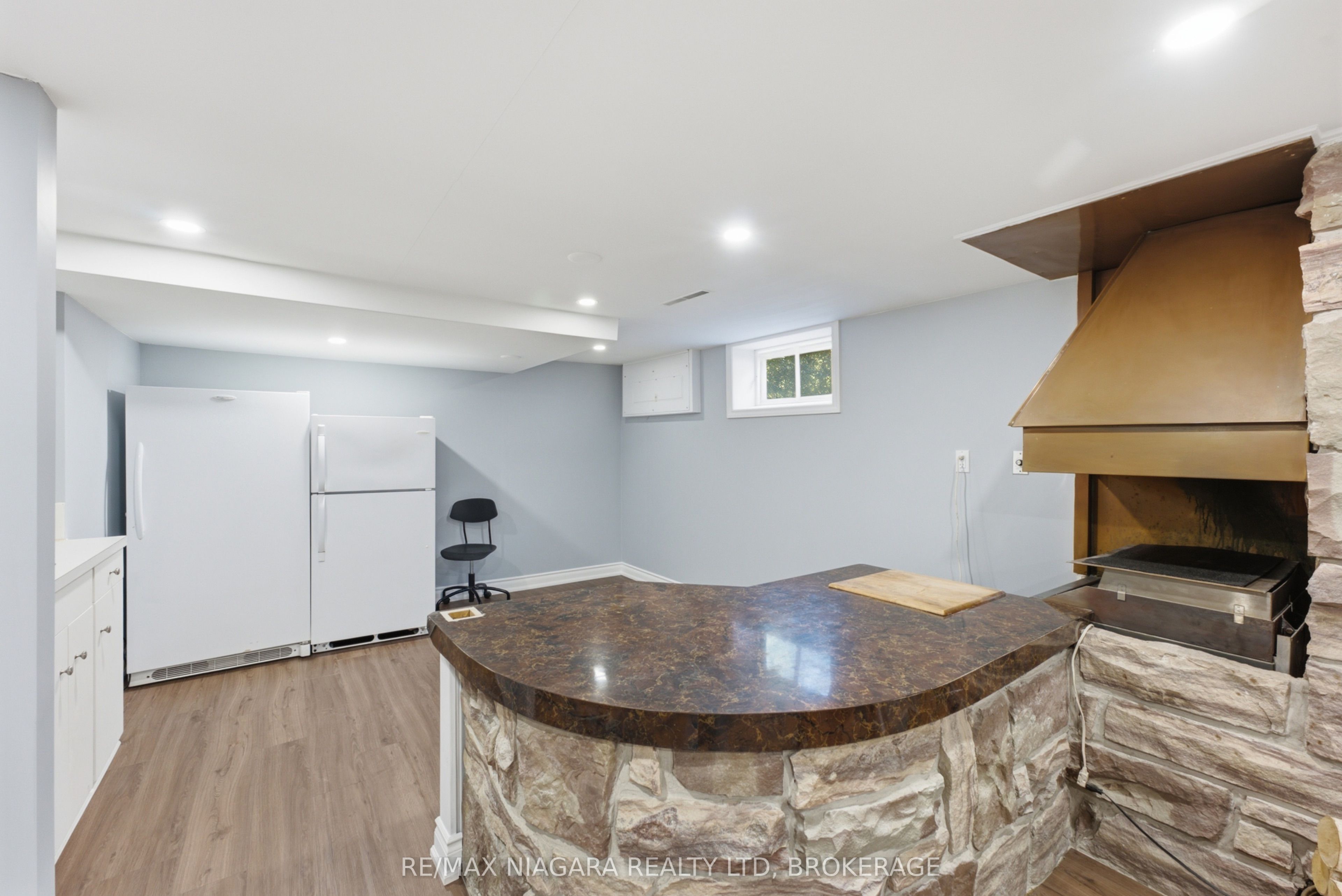 11 Richelieu Drive Property Photo 21