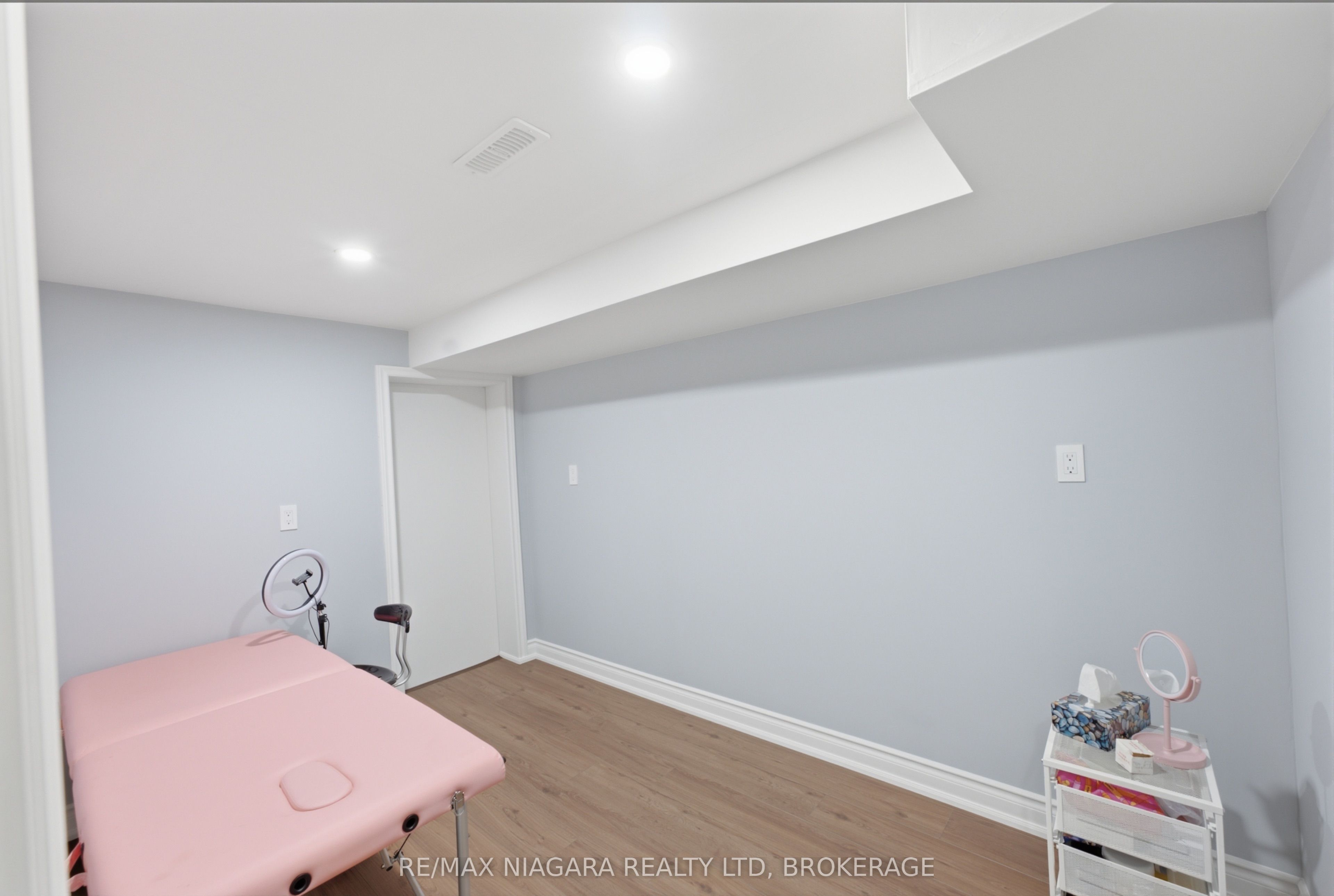 11 Richelieu Drive Property Photo 23