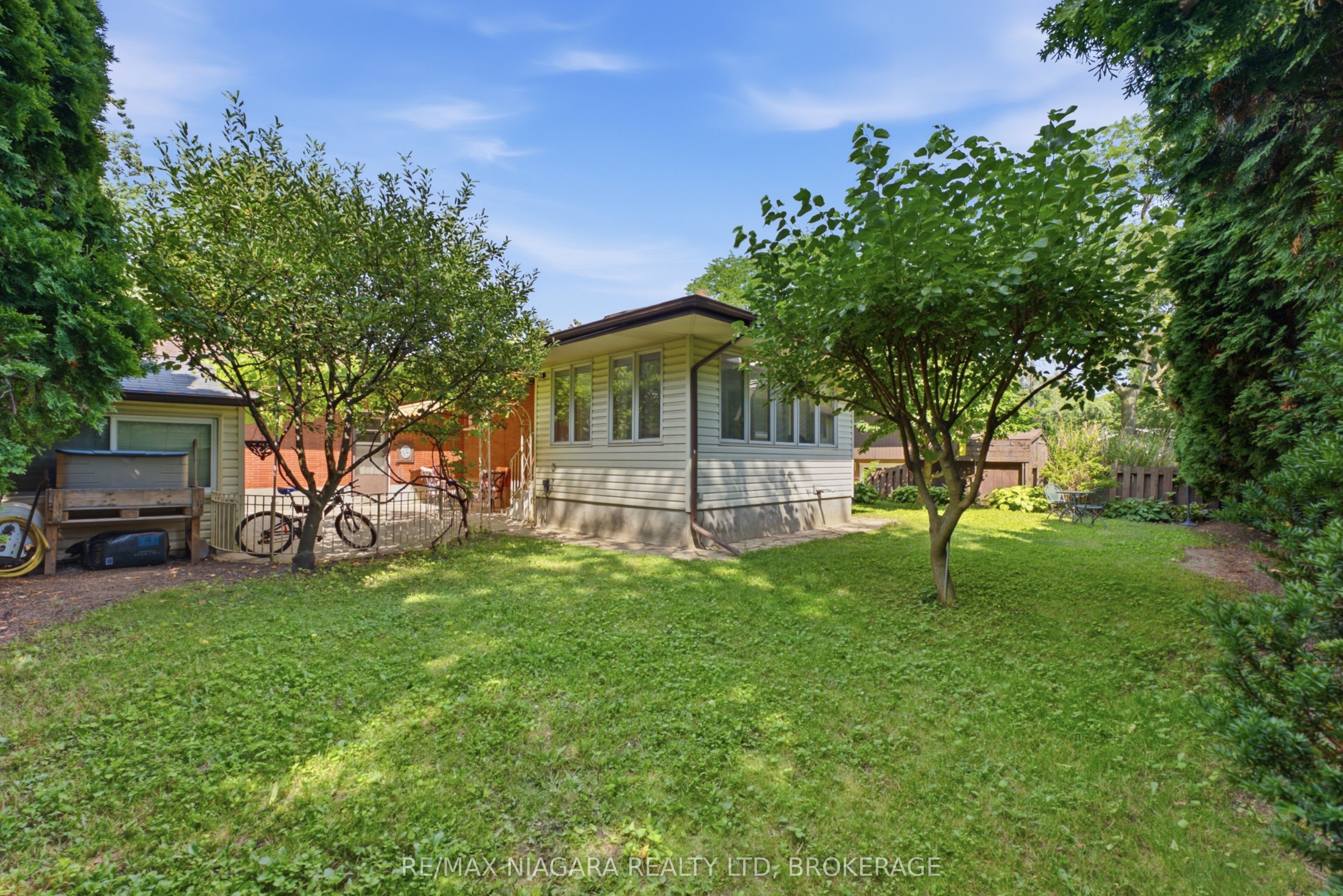 11 Richelieu Drive Property Photo 28