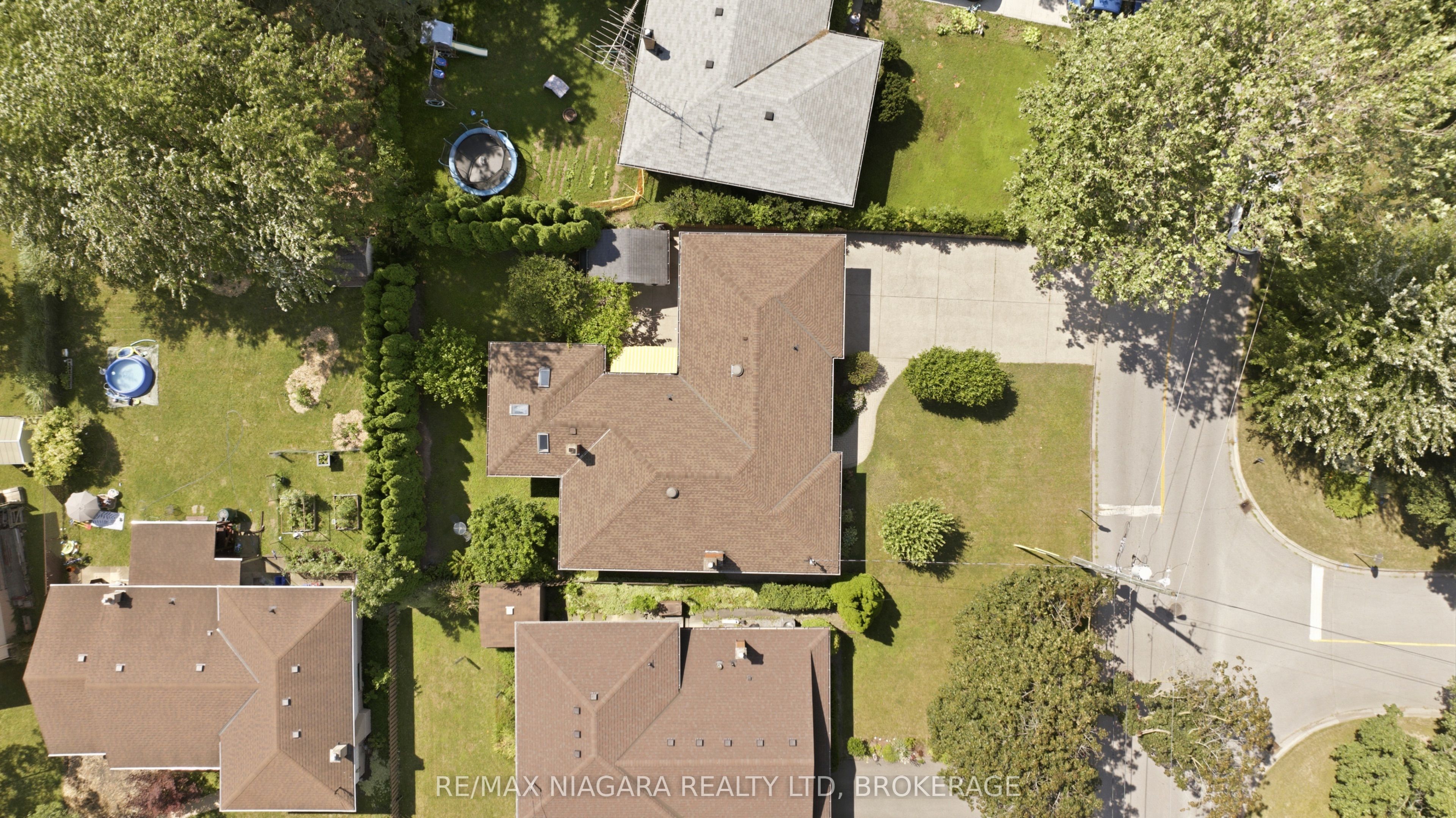 11 Richelieu Drive Property Photo 29