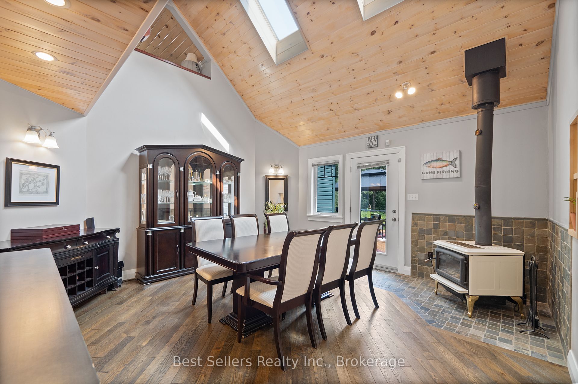 1622 Houseys Rapids Road Property Photo 7