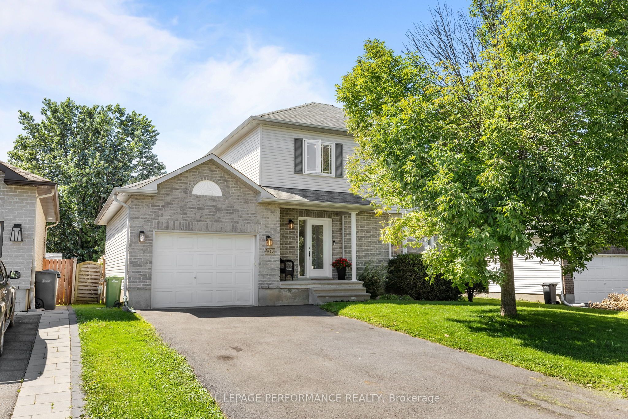 407 Centenaire Street Property Photo 2