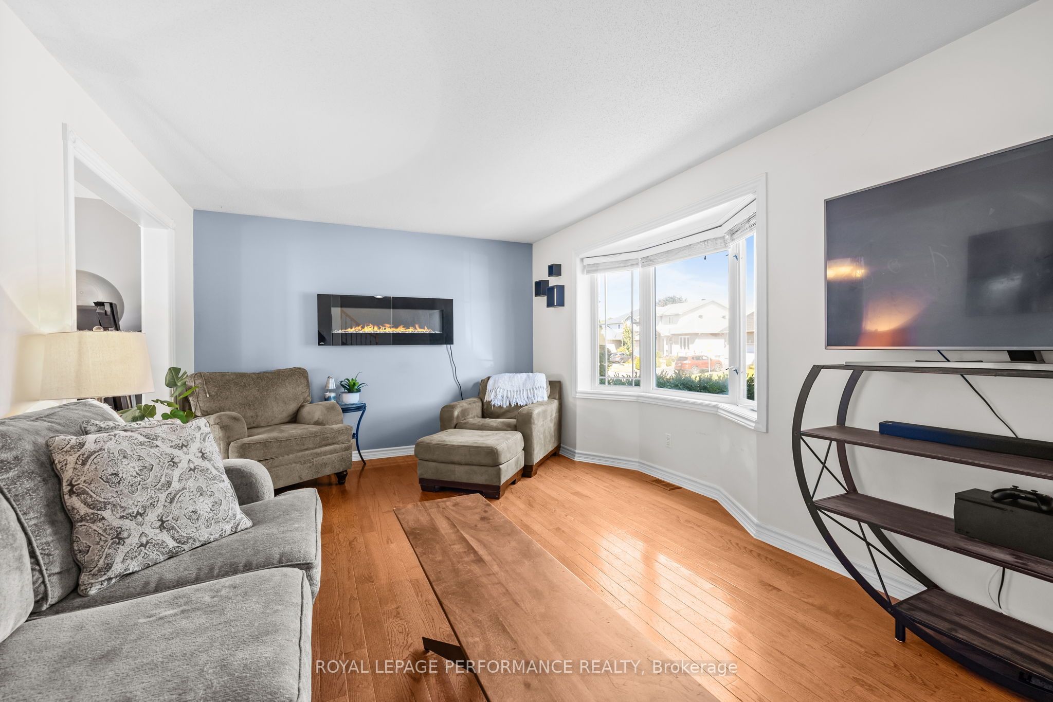 407 Centenaire Street Property Photo 4
