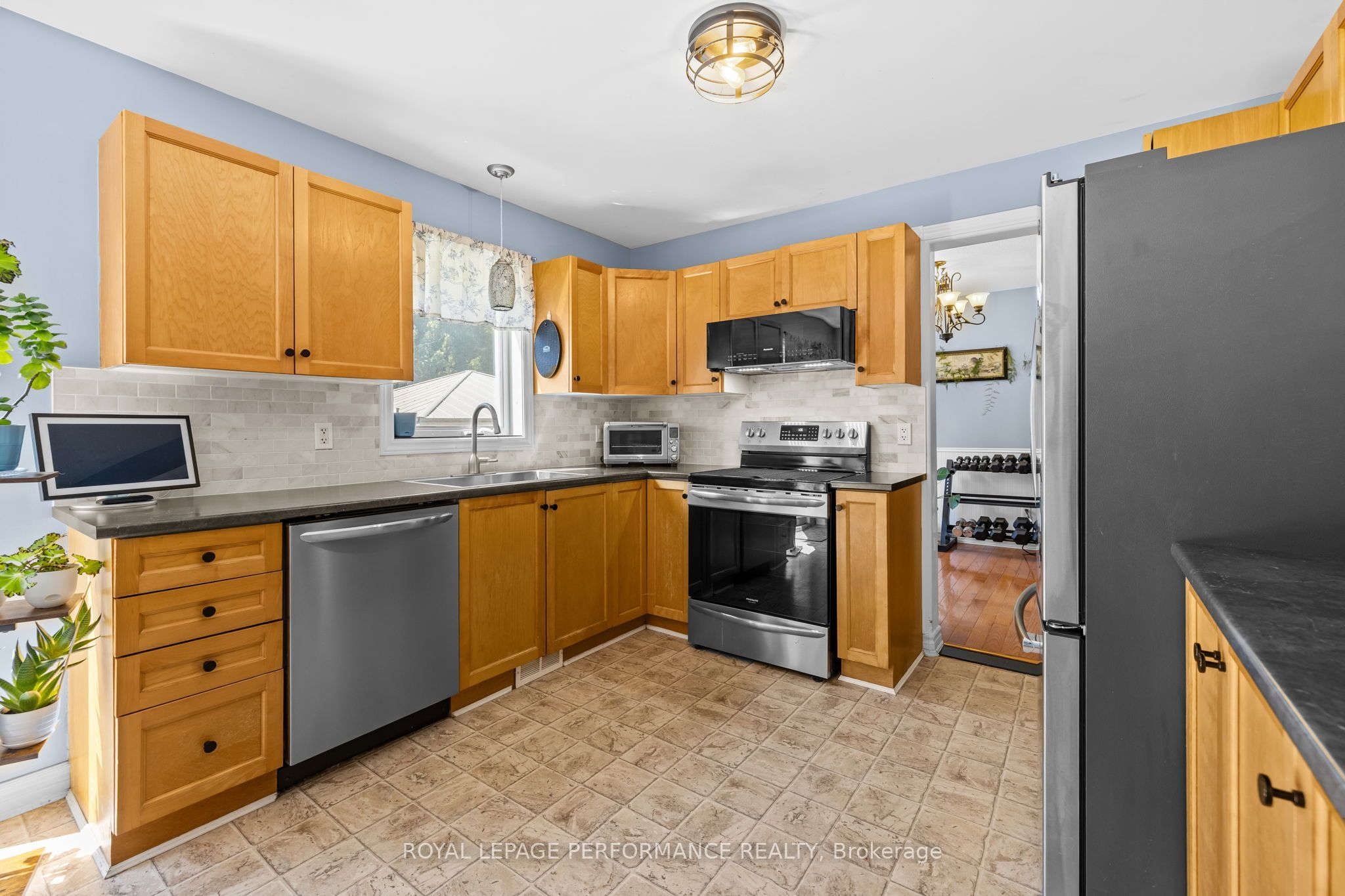 407 Centenaire Street Property Photo 12