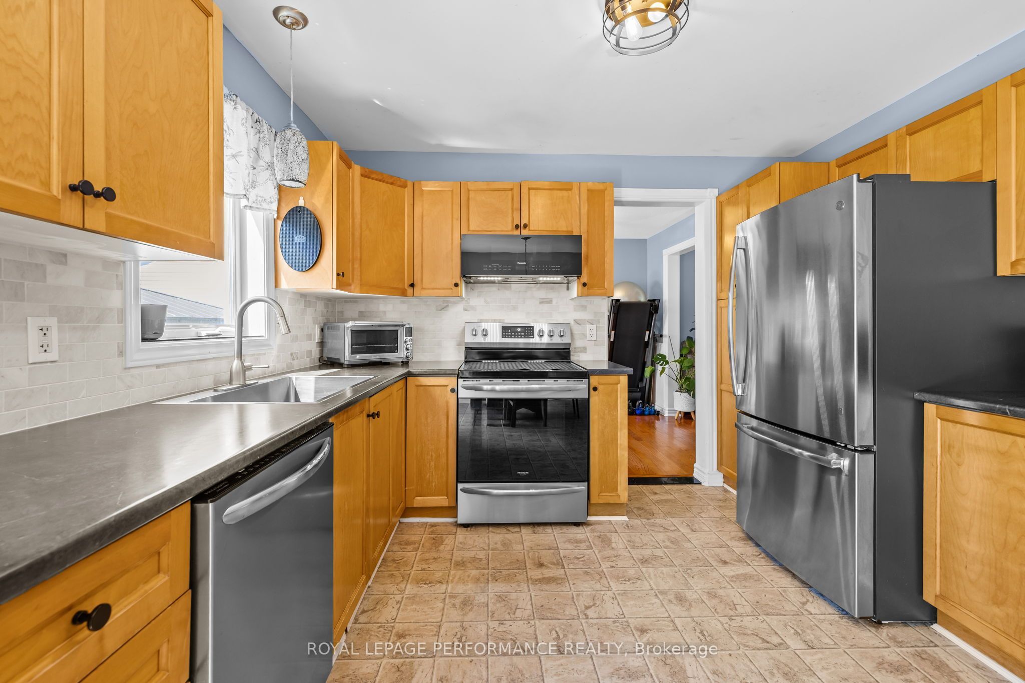 407 Centenaire Street Property Photo 13