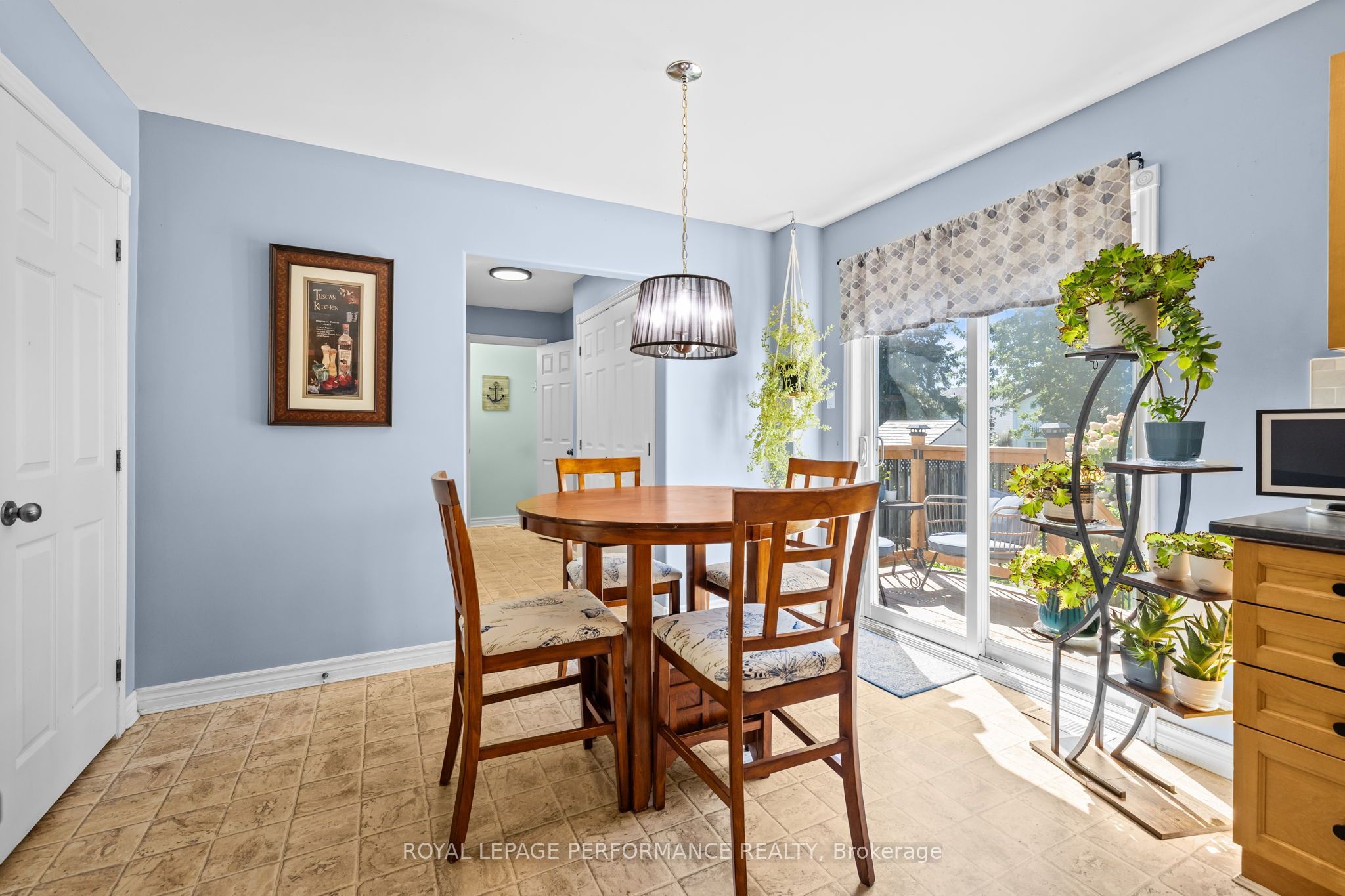 407 Centenaire Street Property Photo 15