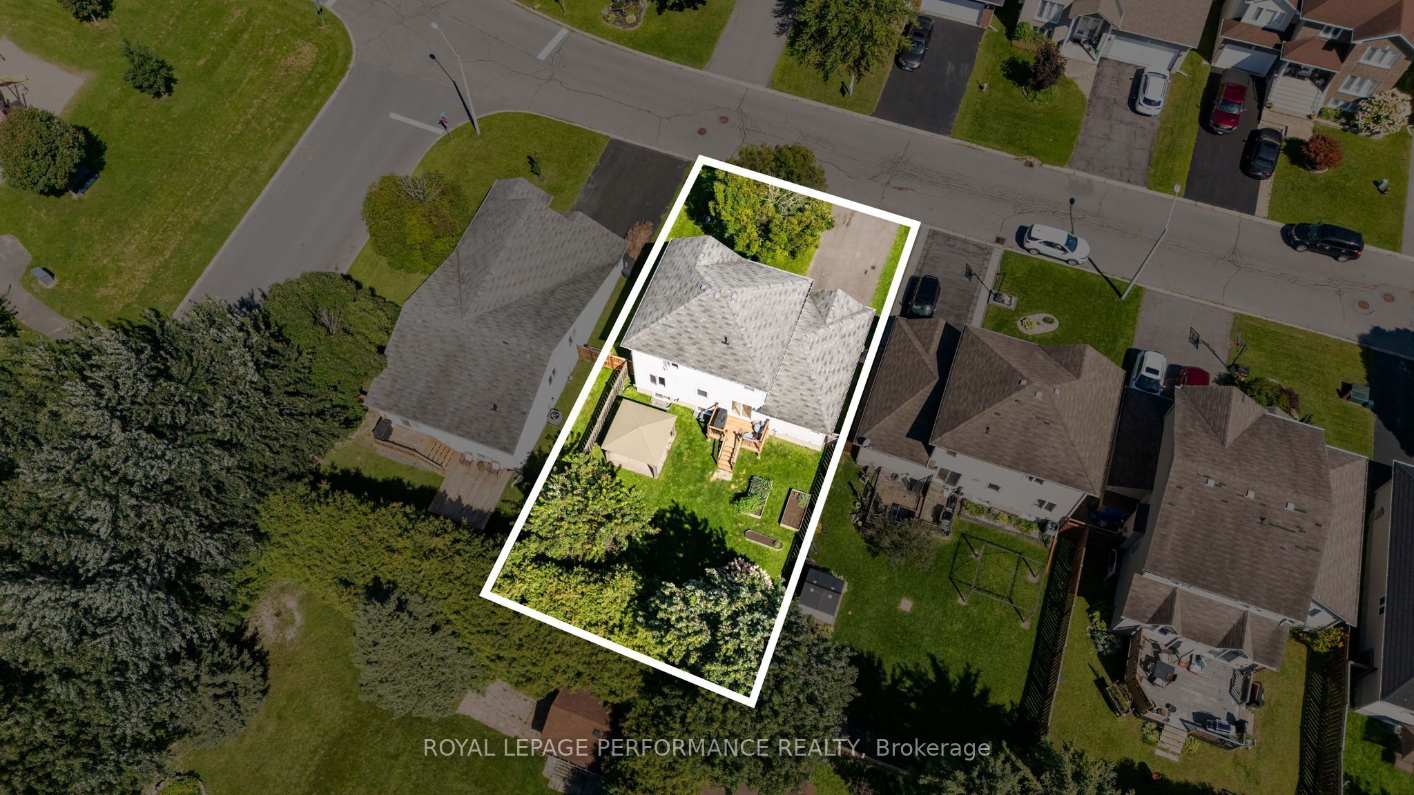 407 Centenaire Street Property Photo 37