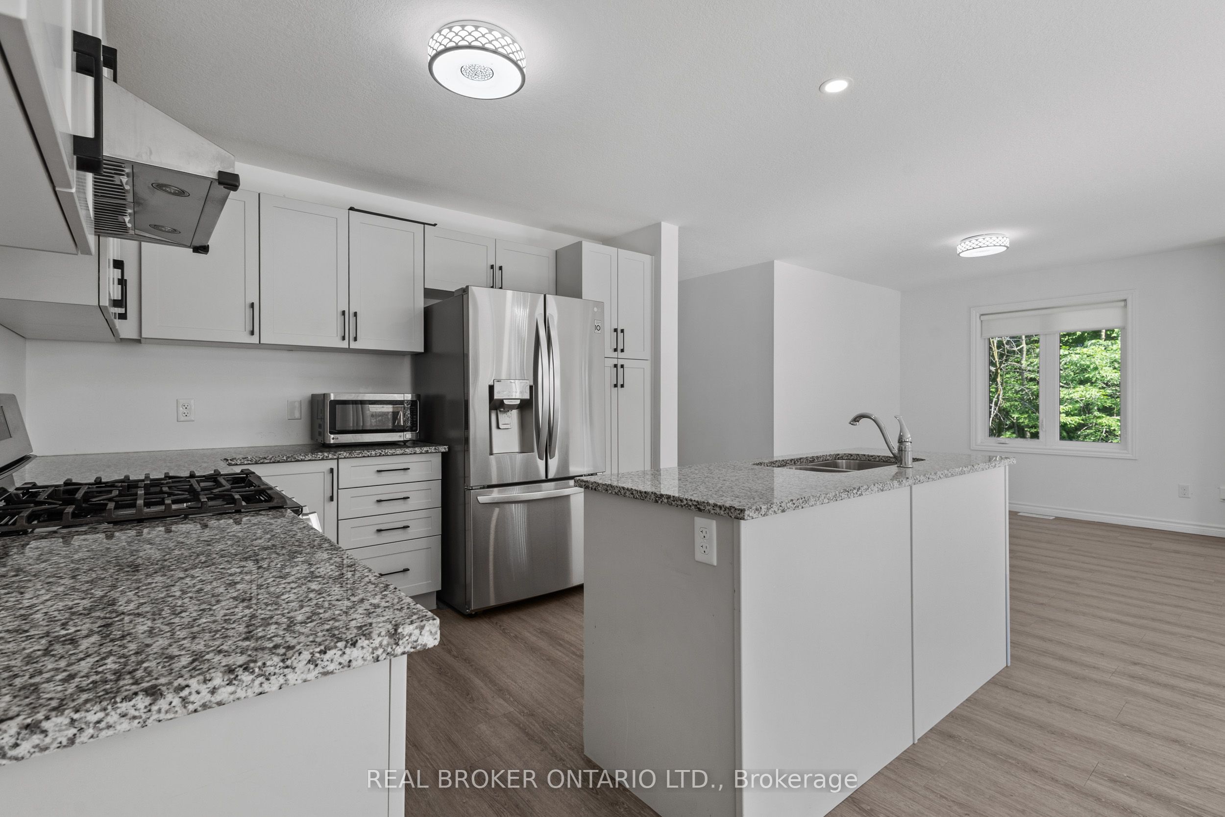 91 Woodedge Circle Property Photo 11