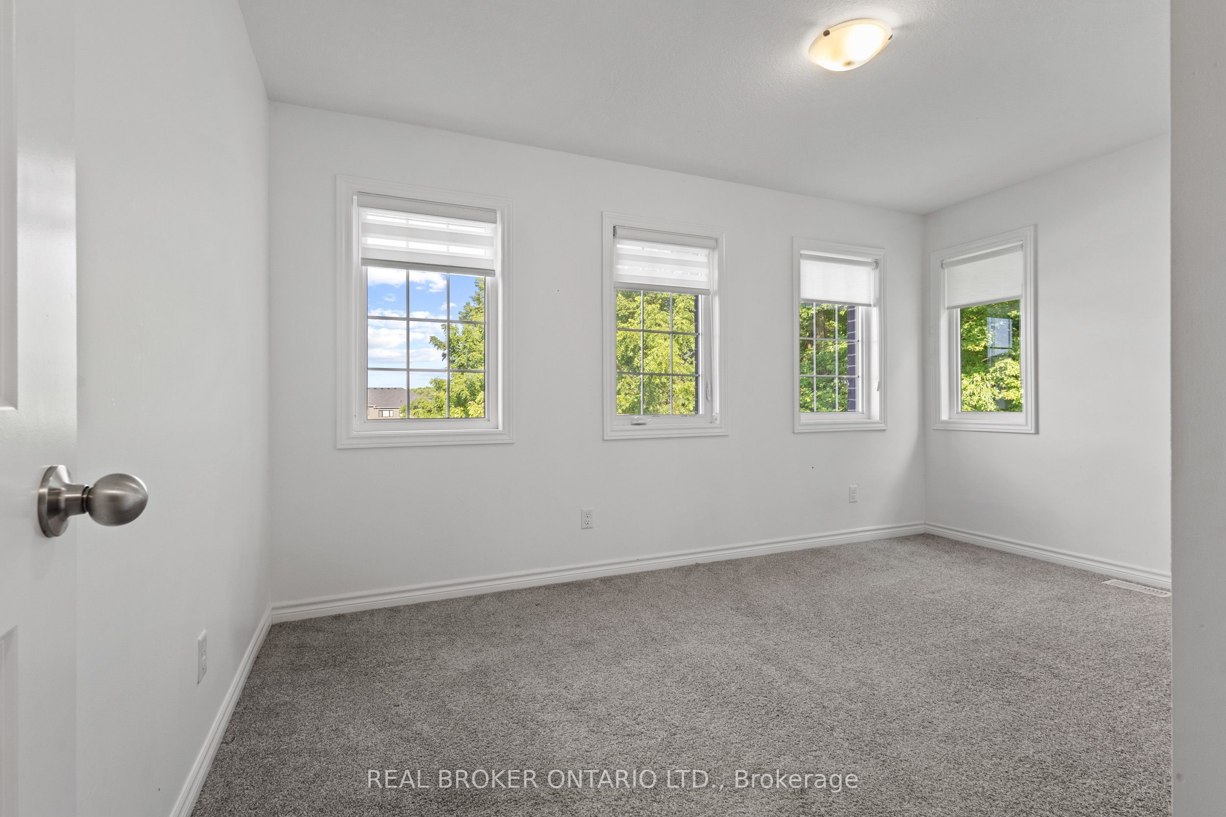 91 Woodedge Circle Property Photo 23