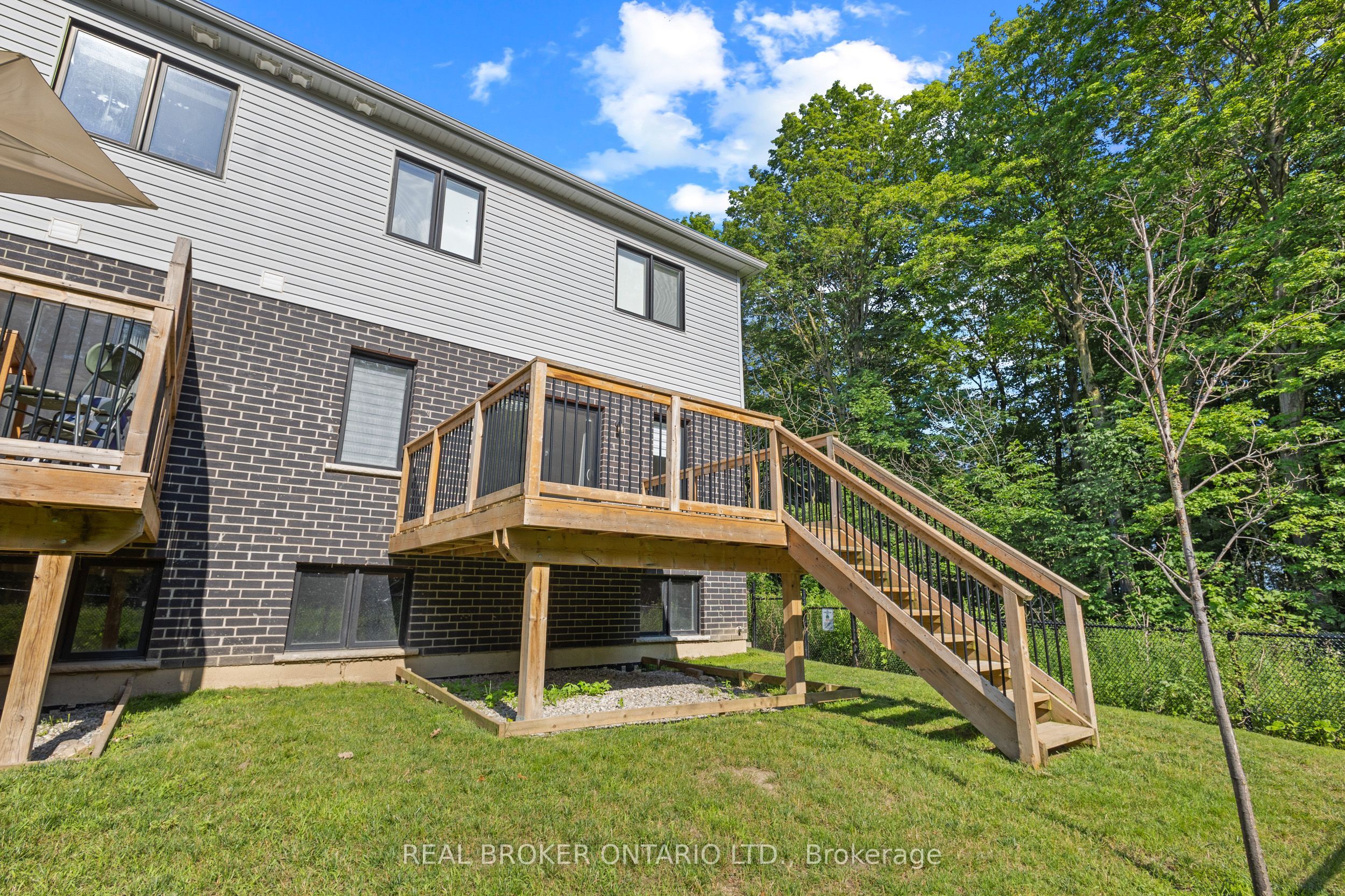 91 Woodedge Circle Property Photo 30