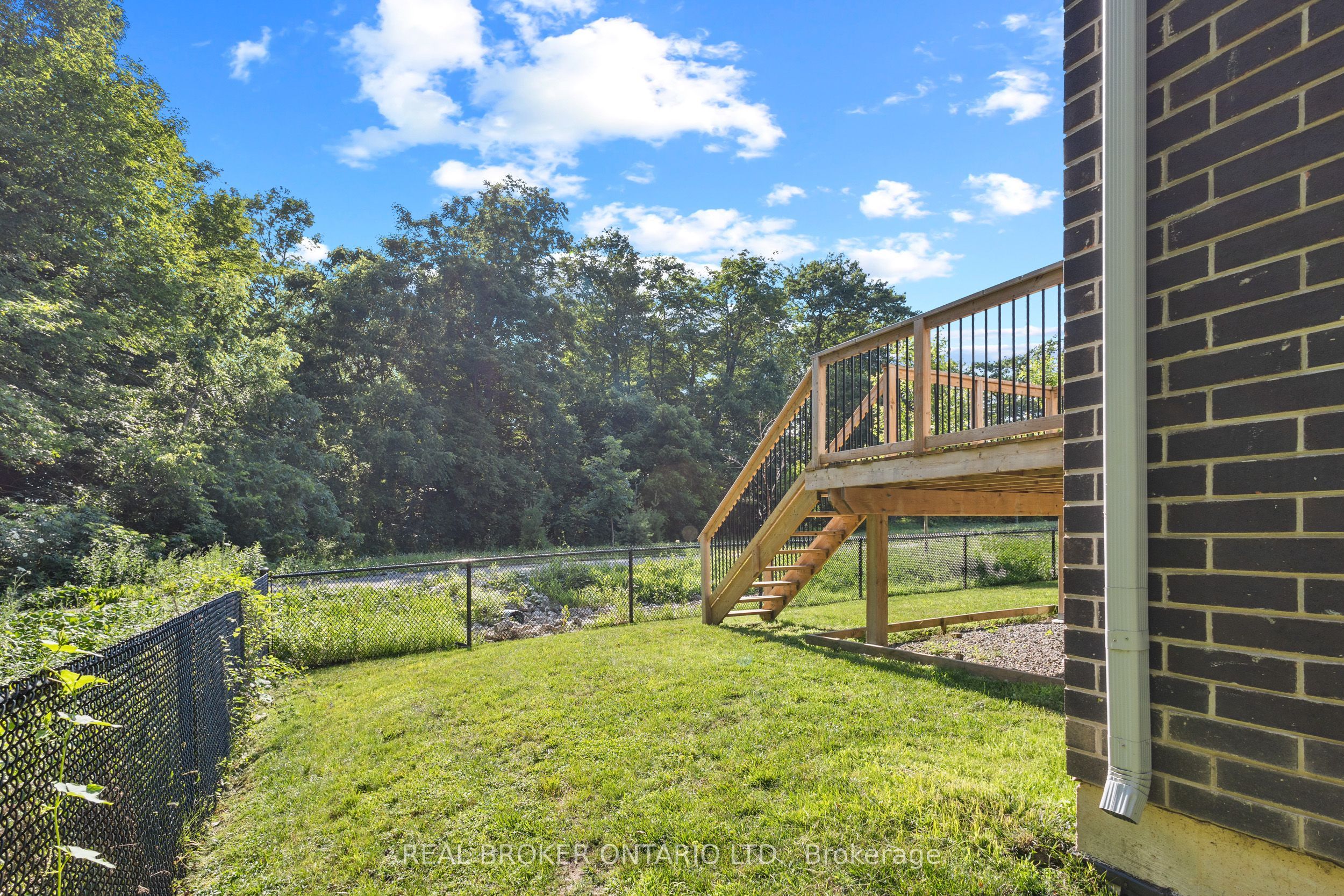 91 Woodedge Circle Property Photo 31