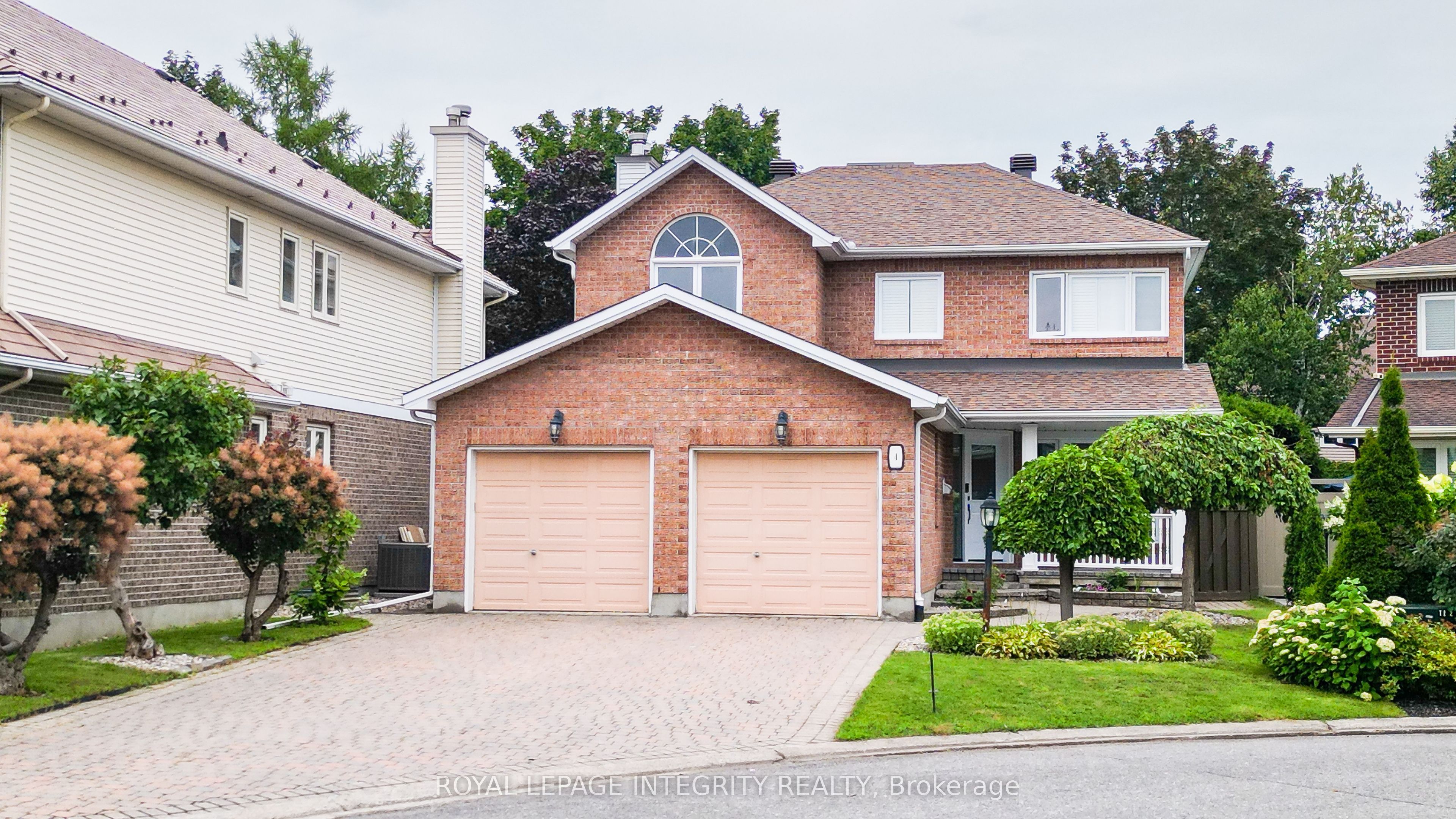 4 GLENARDEN Court Property Photo 1
