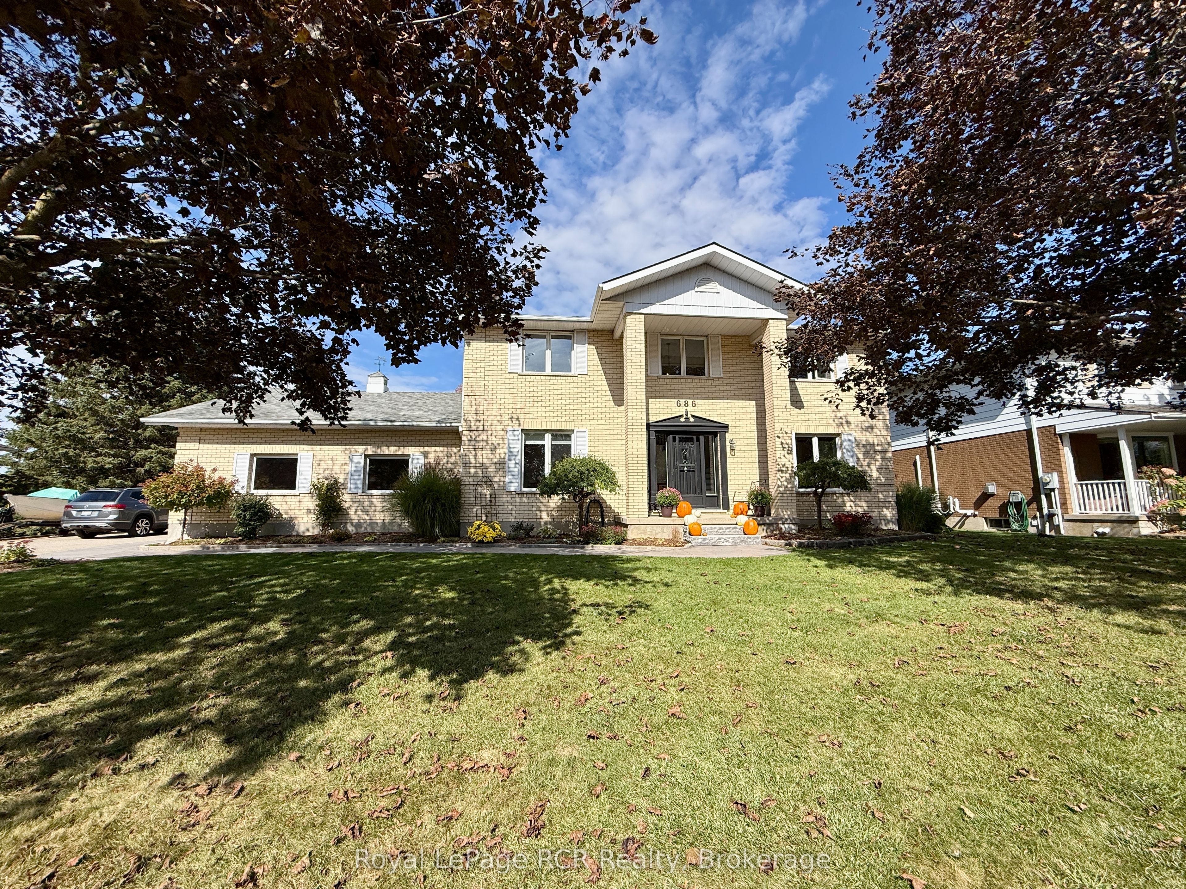 686 16th Street Property Photo 1