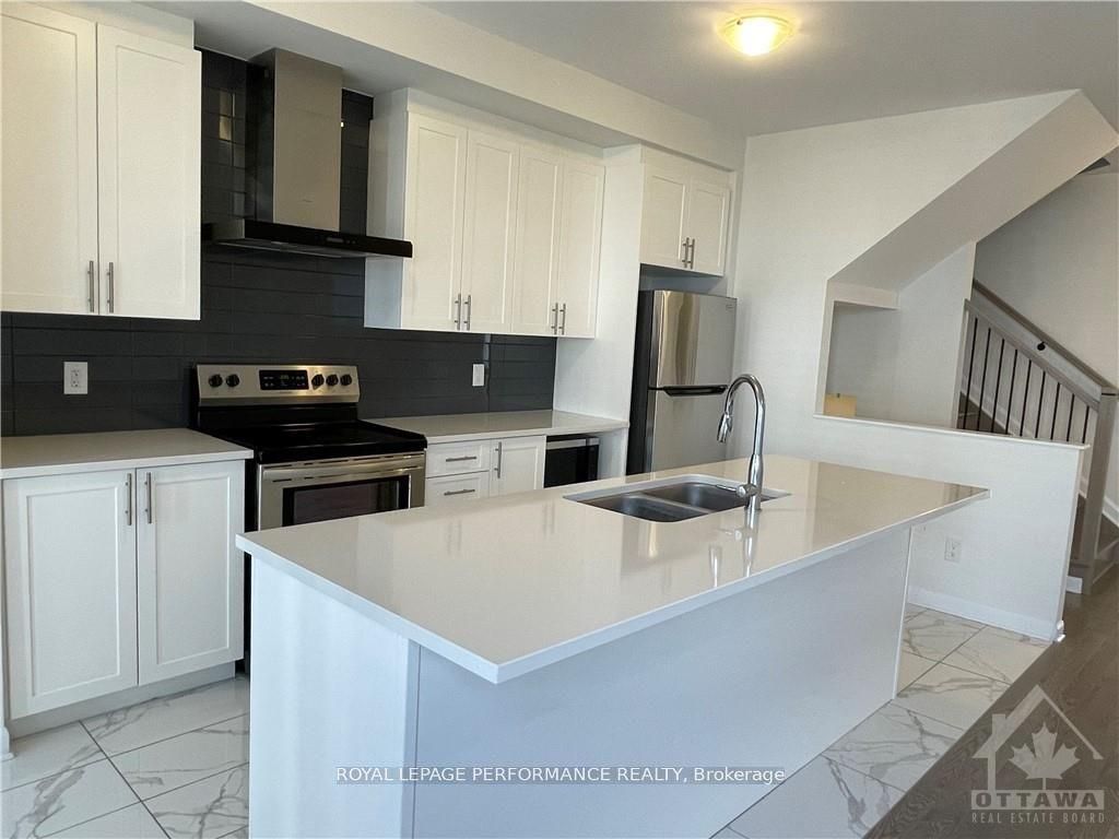 1039 Speedvale Court Property Photo 6