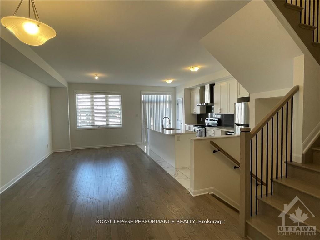 1039 Speedvale Court Property Photo 7