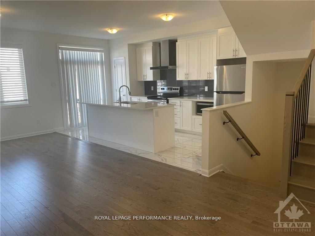 1039 Speedvale Court Property Photo 9