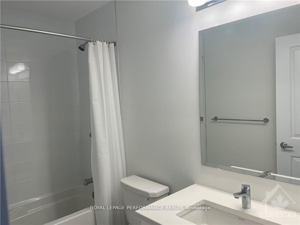 1039 Speedvale Court Property Photo 10