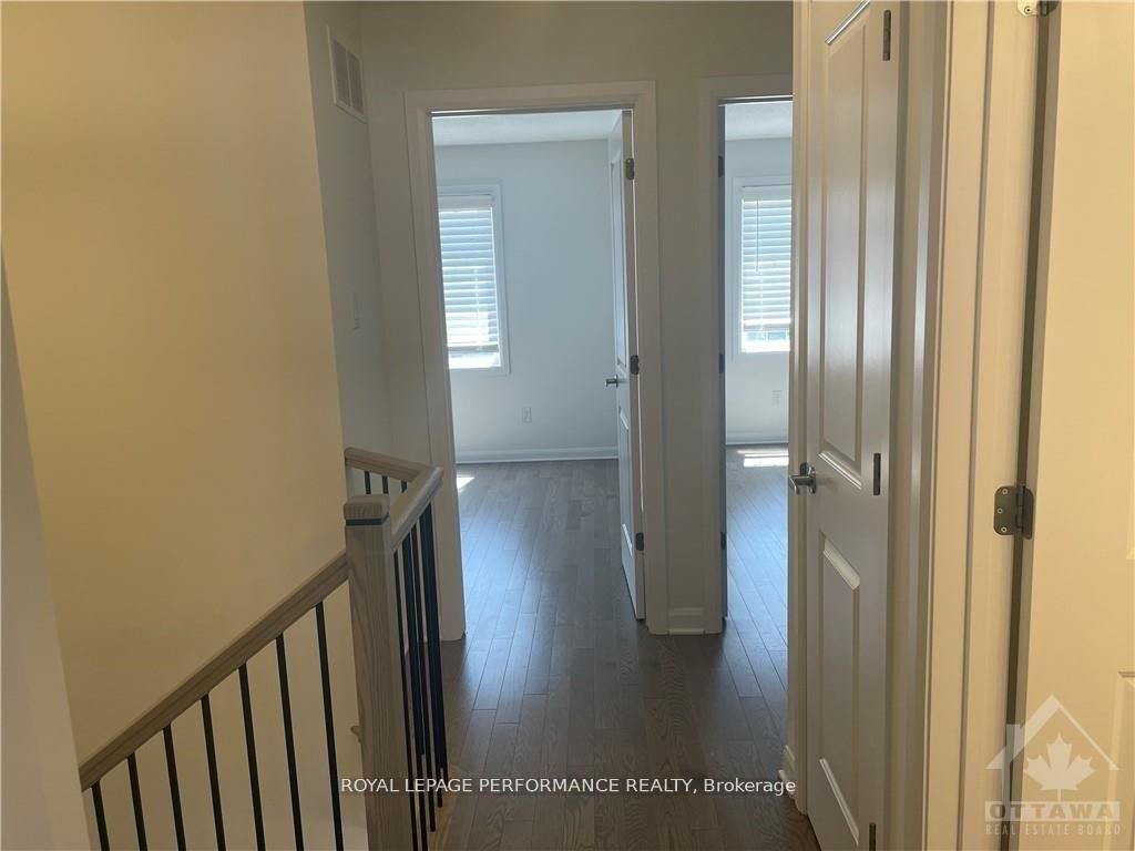 1039 Speedvale Court Property Photo 15